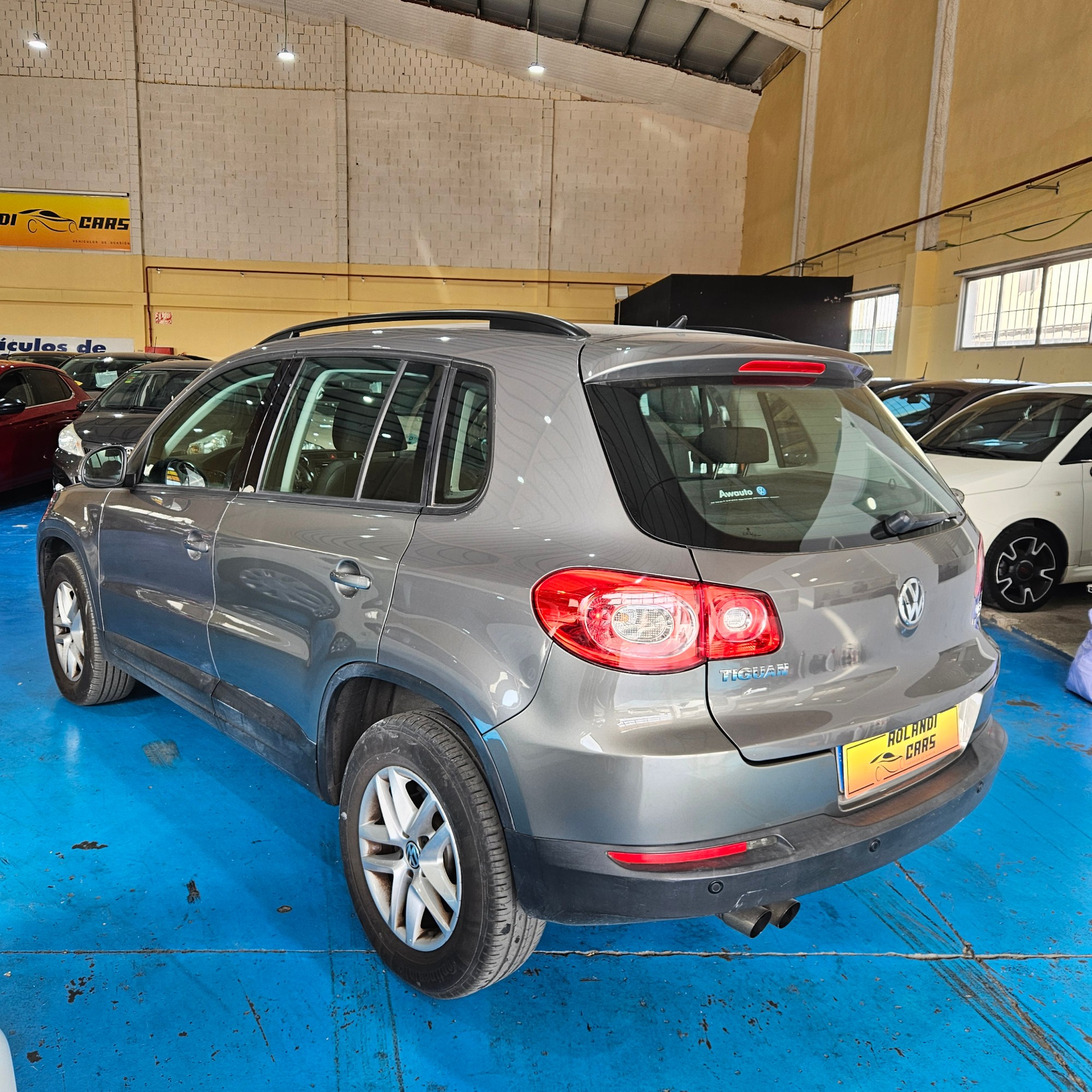 Volkswagen Tiguan - 5