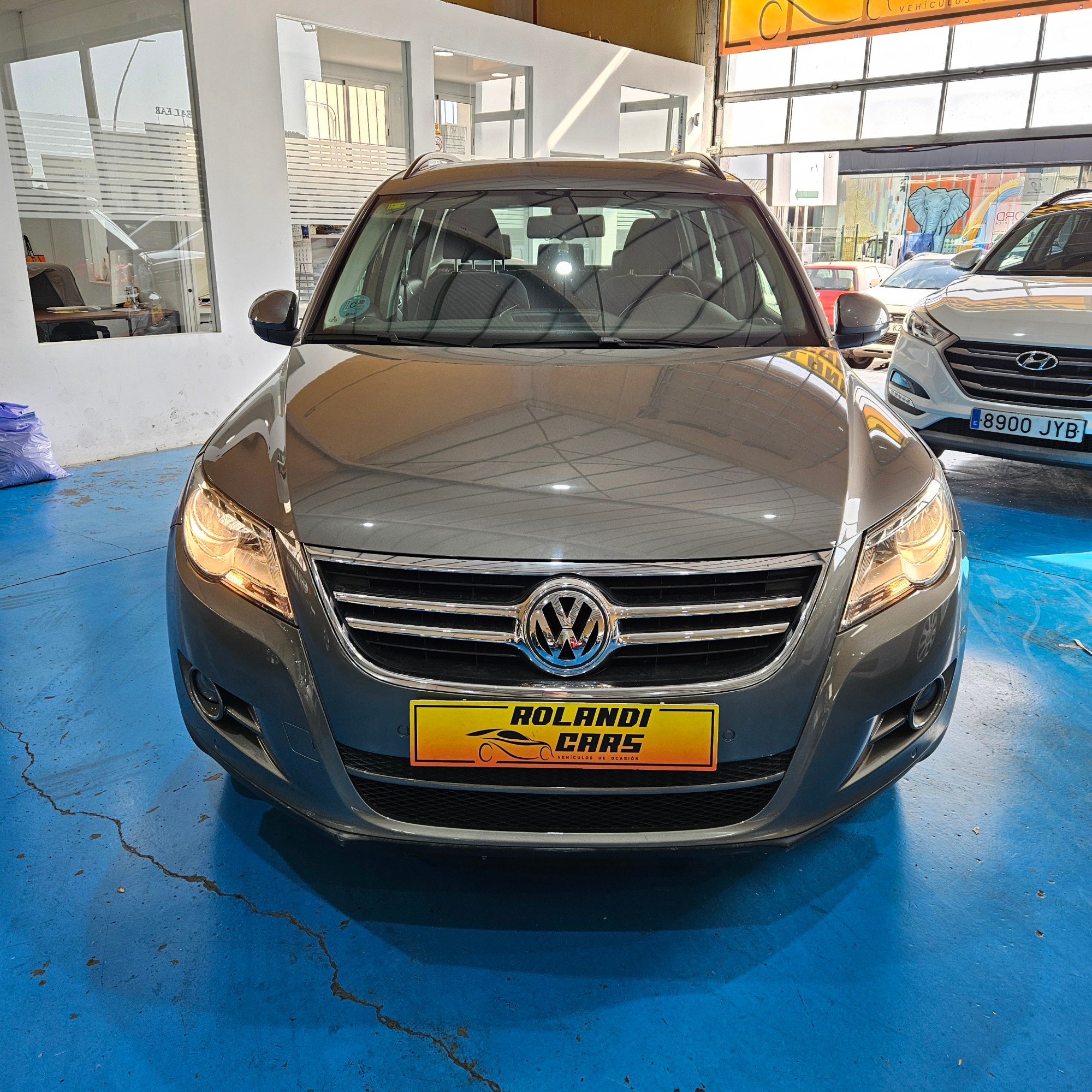 Volkswagen Tiguan - 4