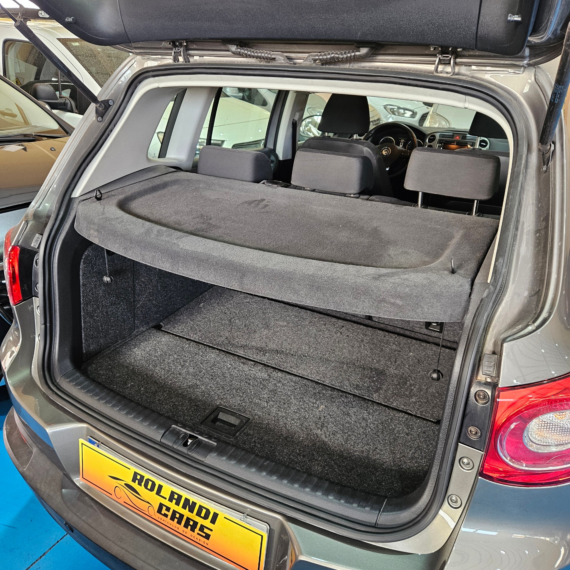 Volkswagen Tiguan - 10