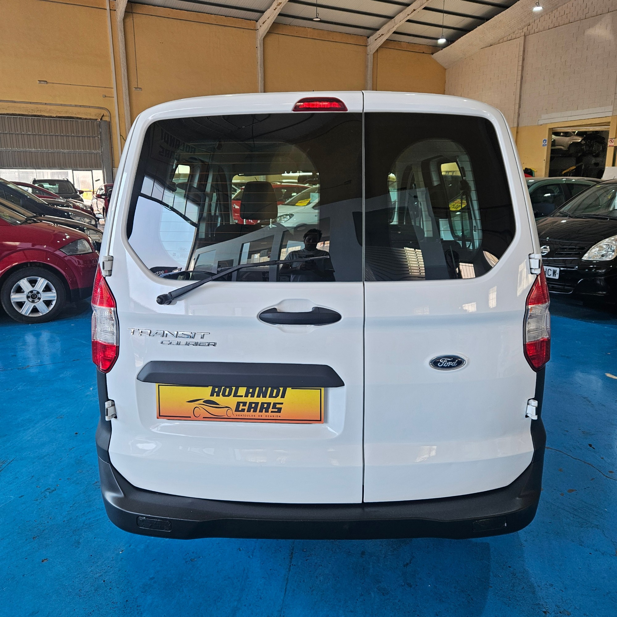 Ford Transit Courier - 9