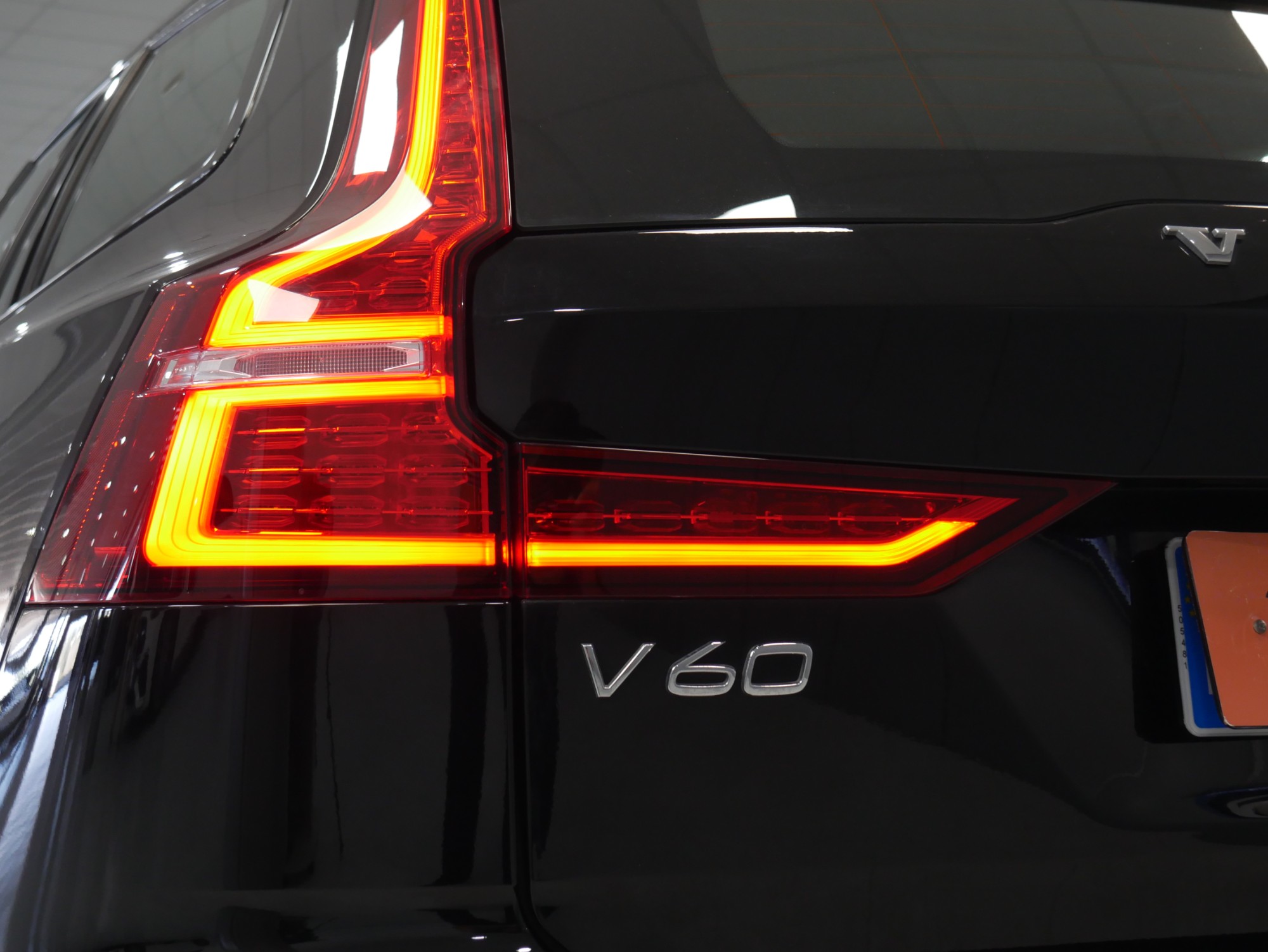 VOLVO V60 CROSS COUNTRY