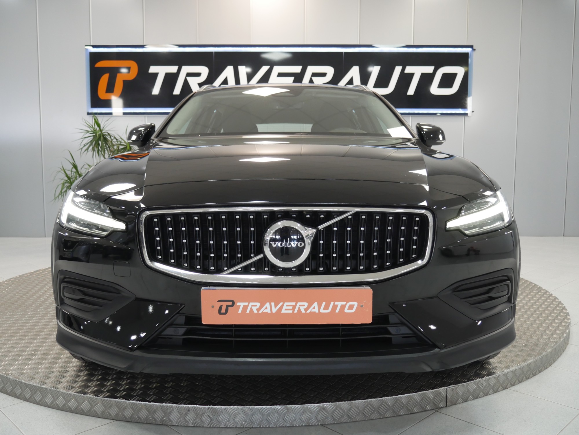 VOLVO V60 CROSS COUNTRY