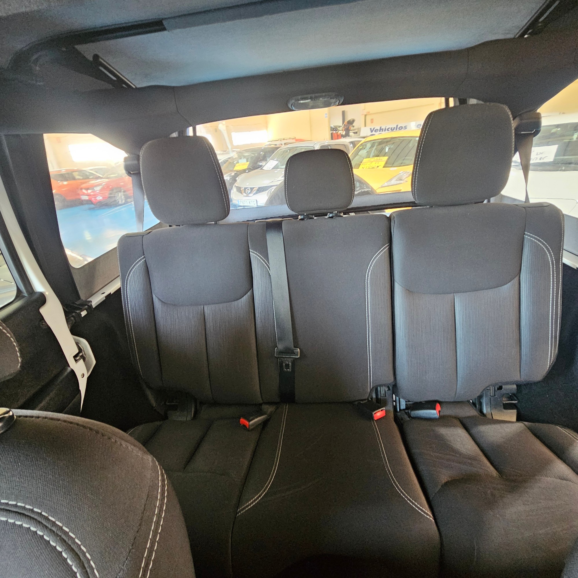 Jeep Wrangler - 11