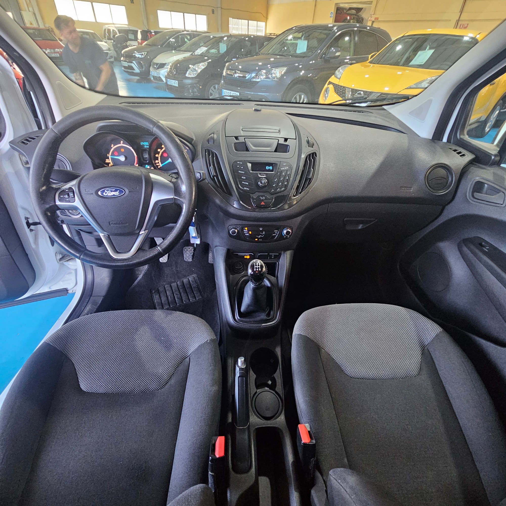 Ford Tourneo Courier - 11