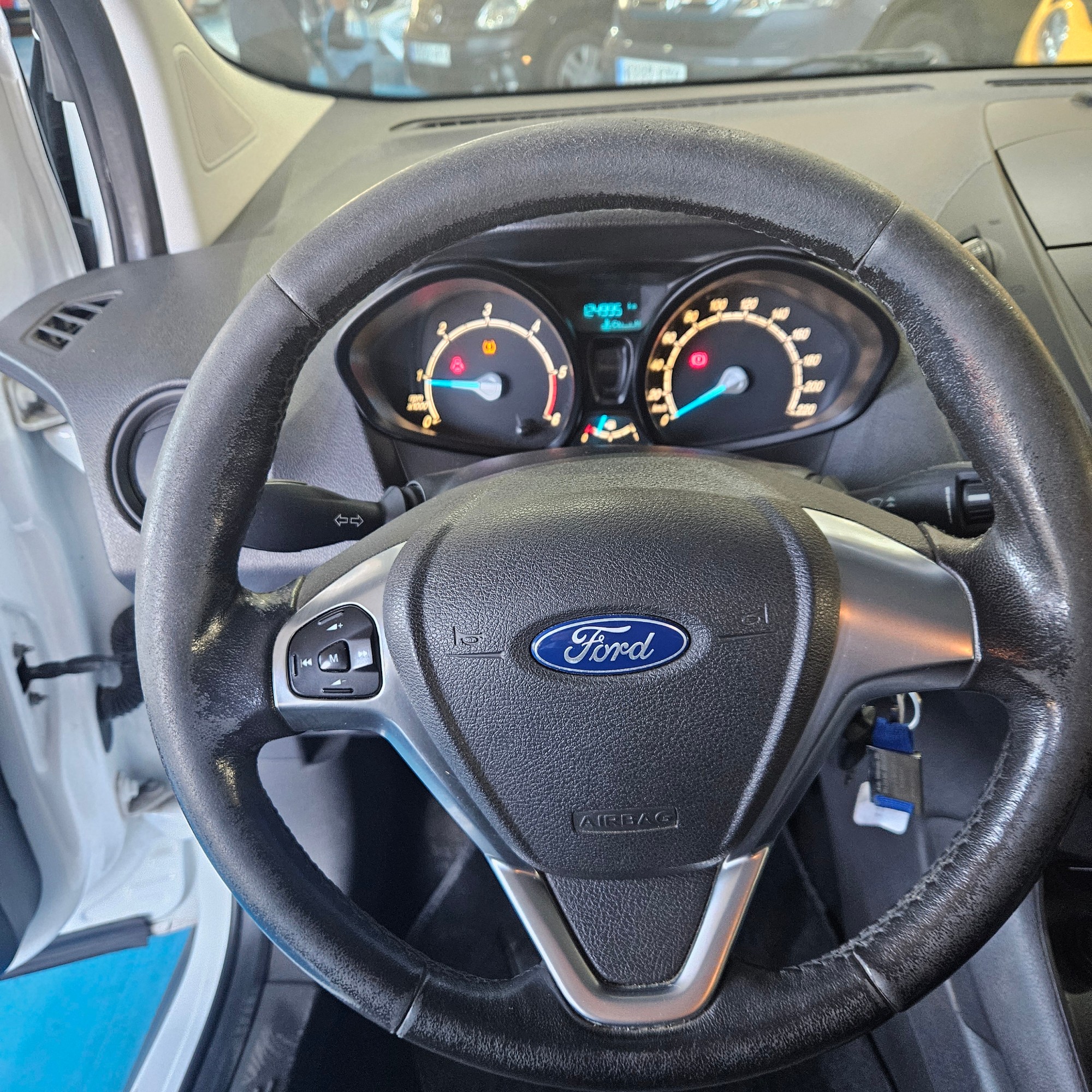 Ford Tourneo Courier - 12