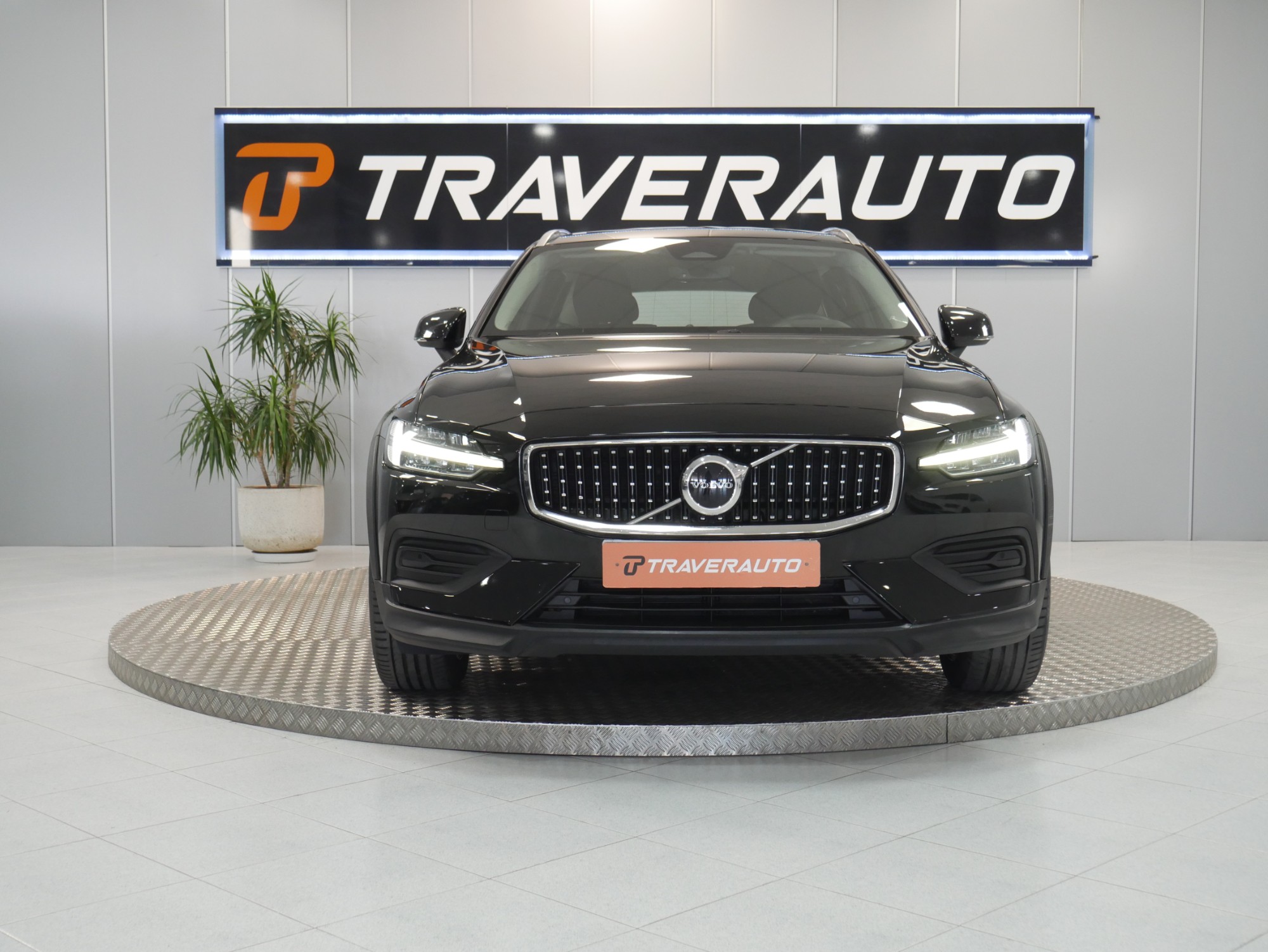 VOLVO V60 CROSS COUNTRY