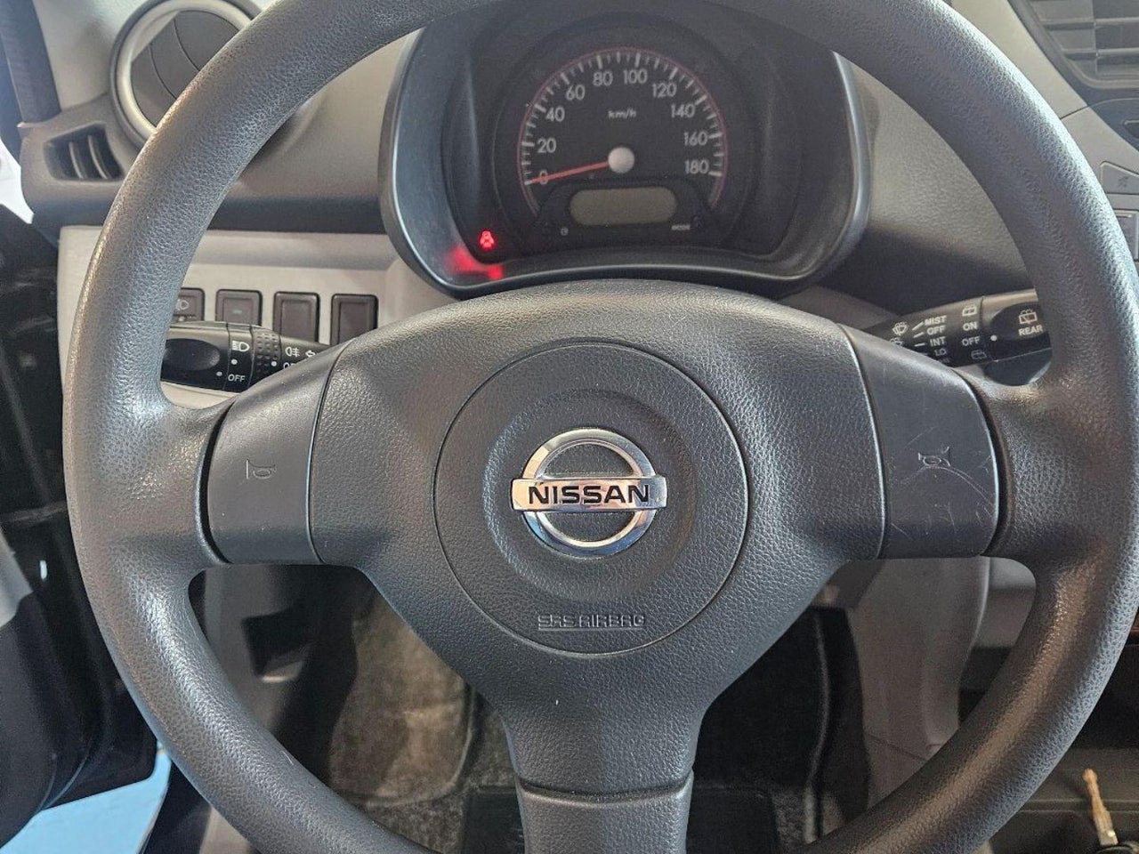 Nissan Pixo - 14