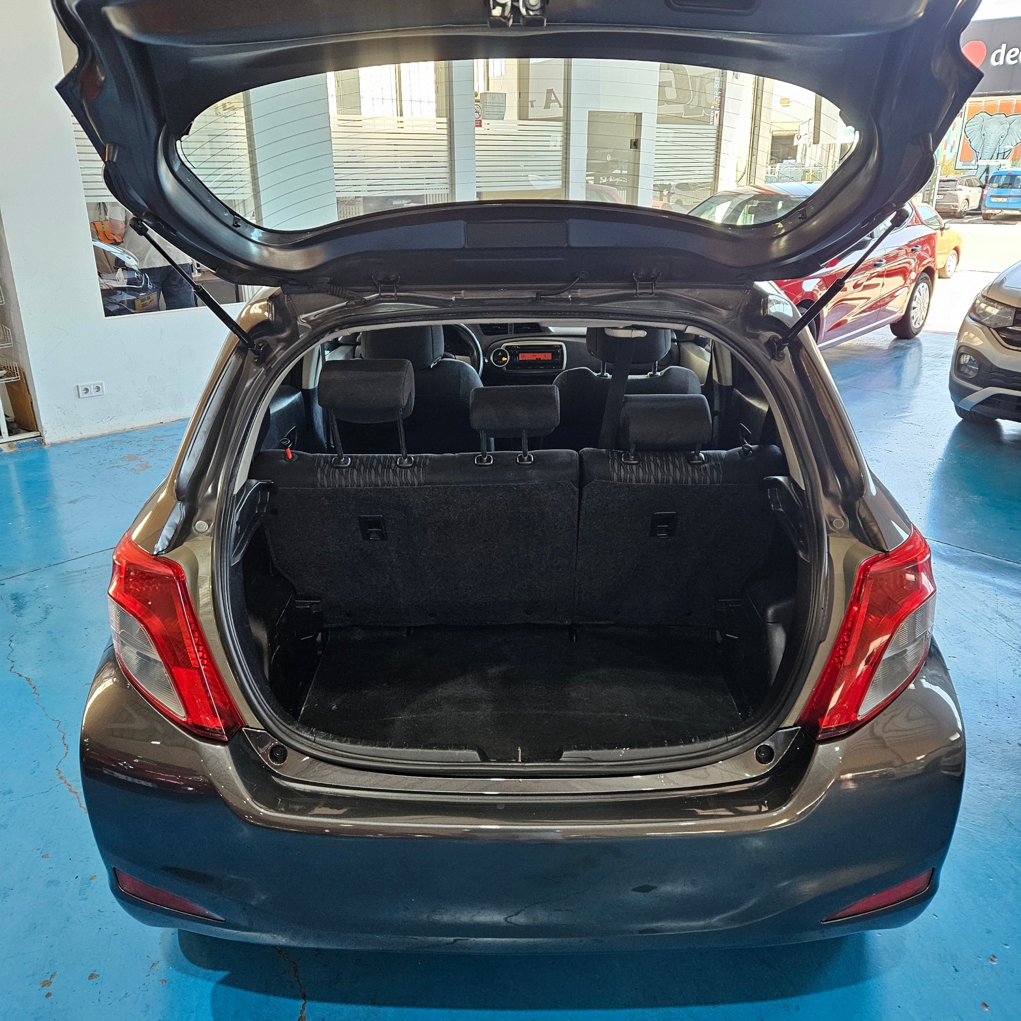 Toyota Yaris - 8