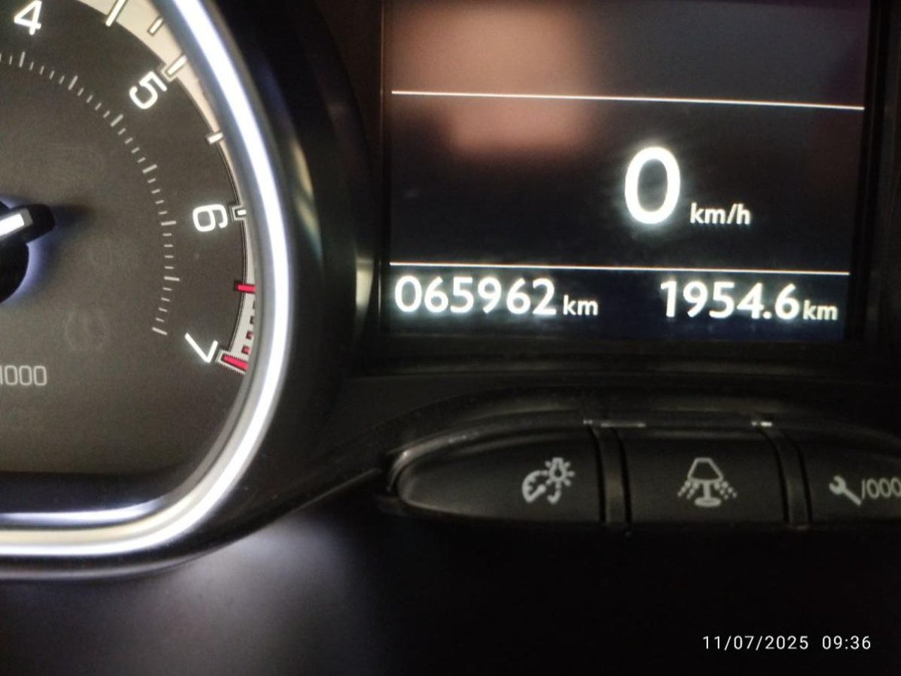 Peugeot 208 - 15
