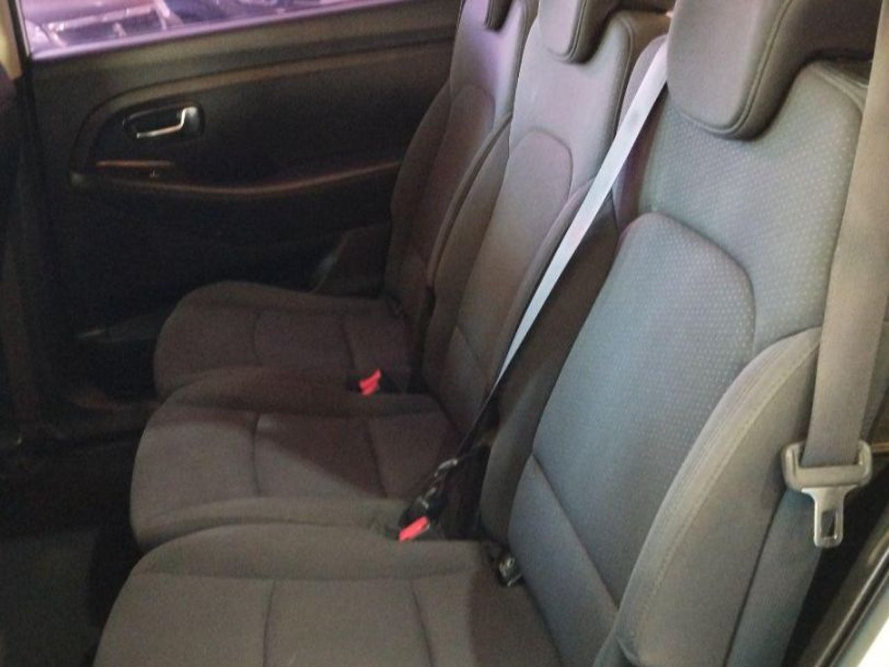 Kia Carens - 12