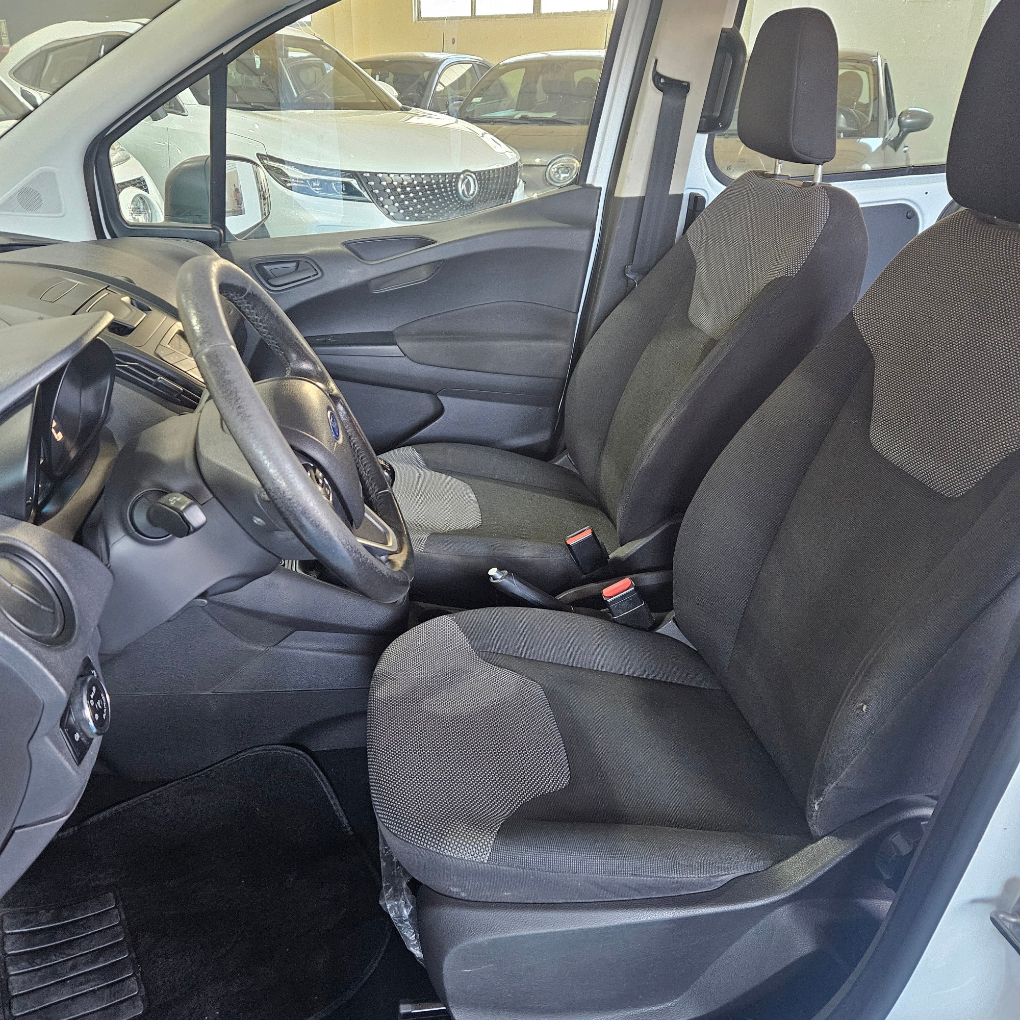 Ford Tourneo Courier - 9