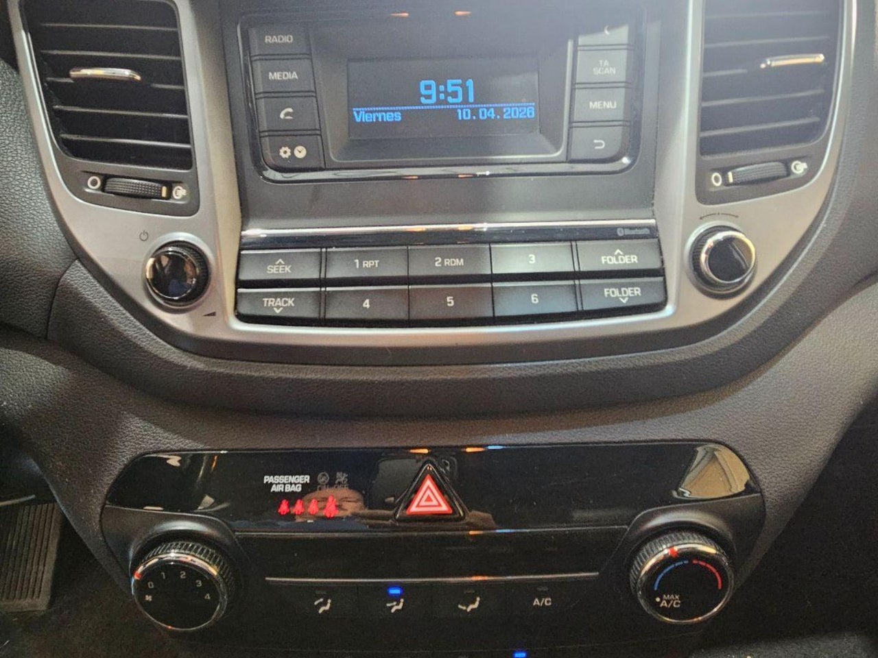 Hyundai TUCSON - 16