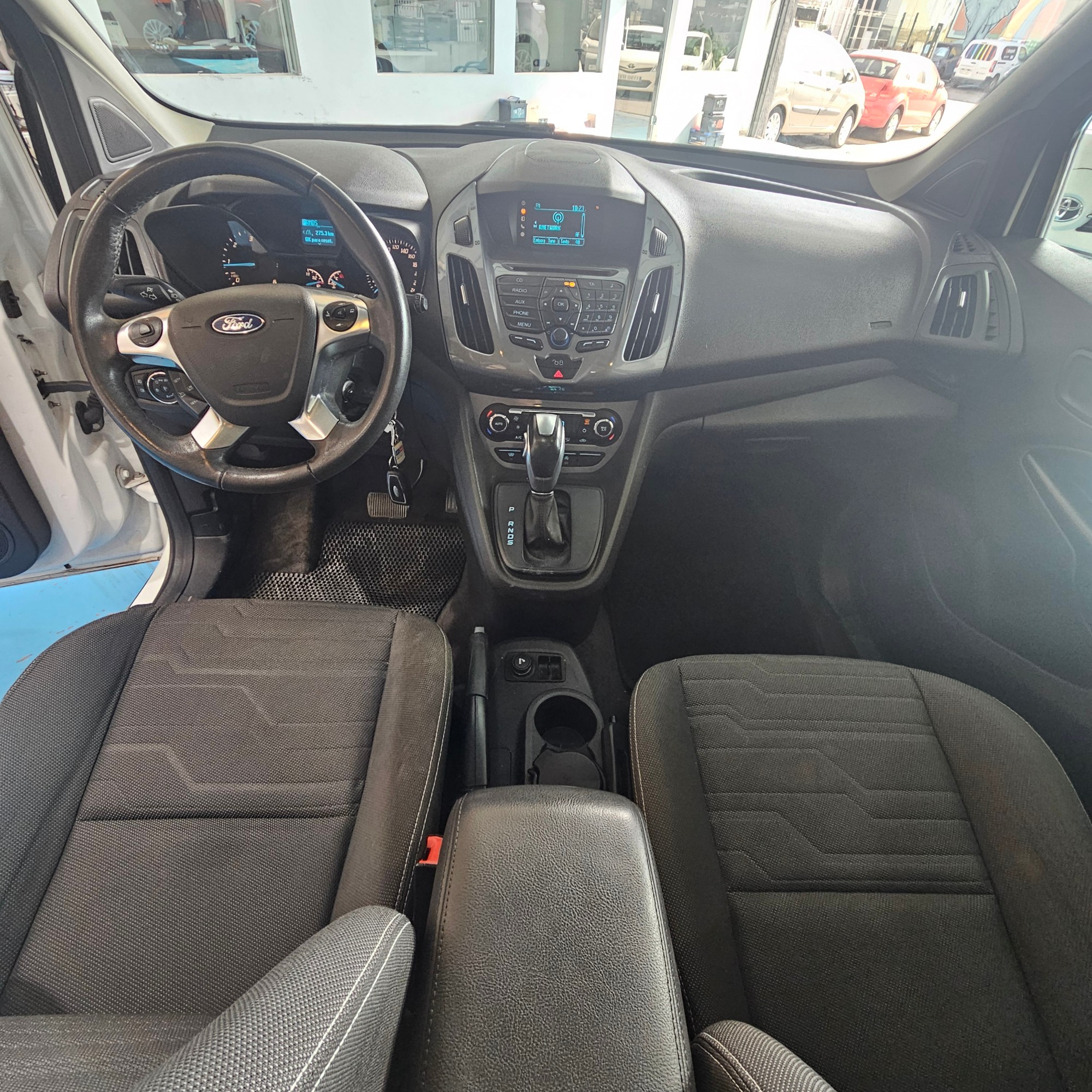 Ford Tourneo Connect - 12
