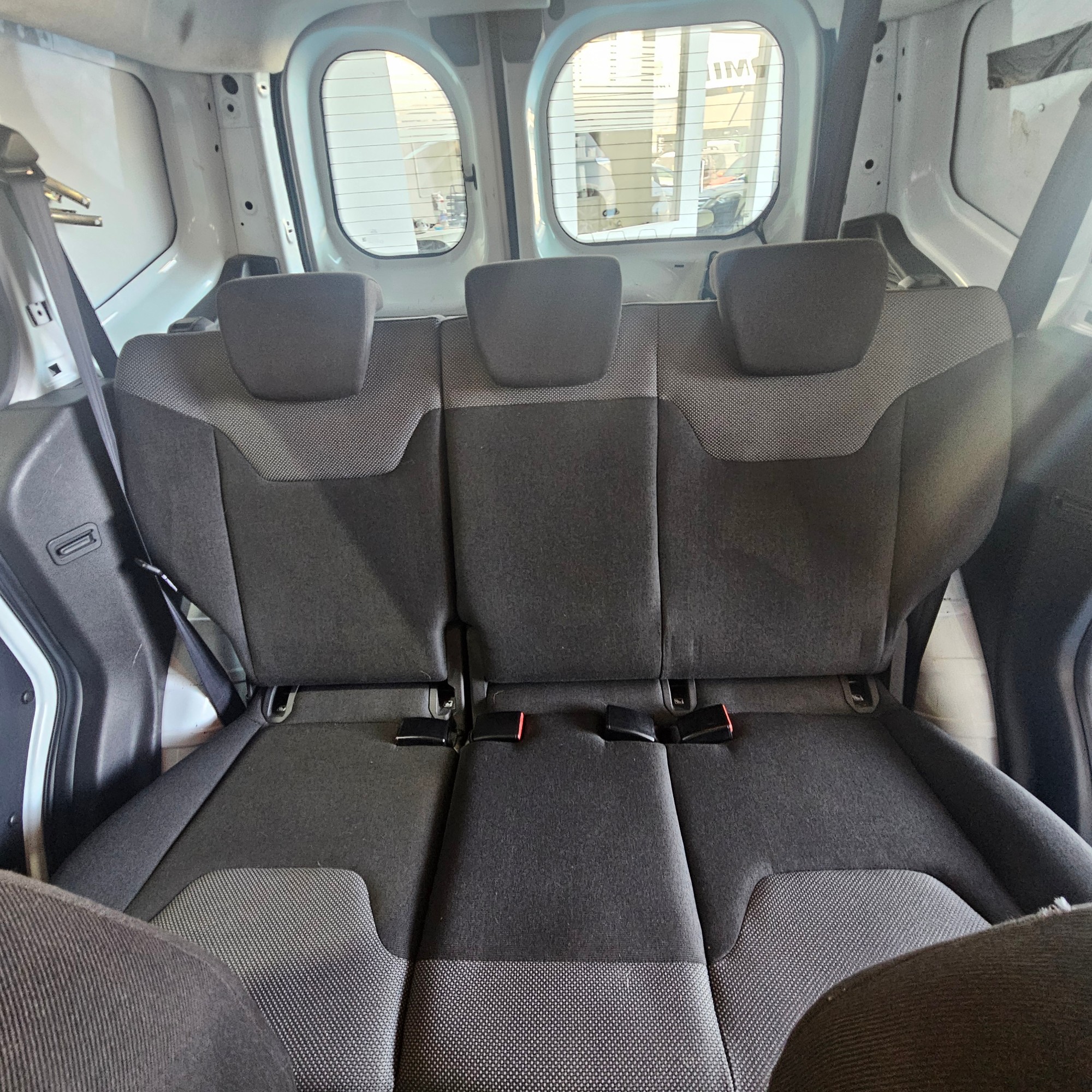 Ford Tourneo Courier - 10