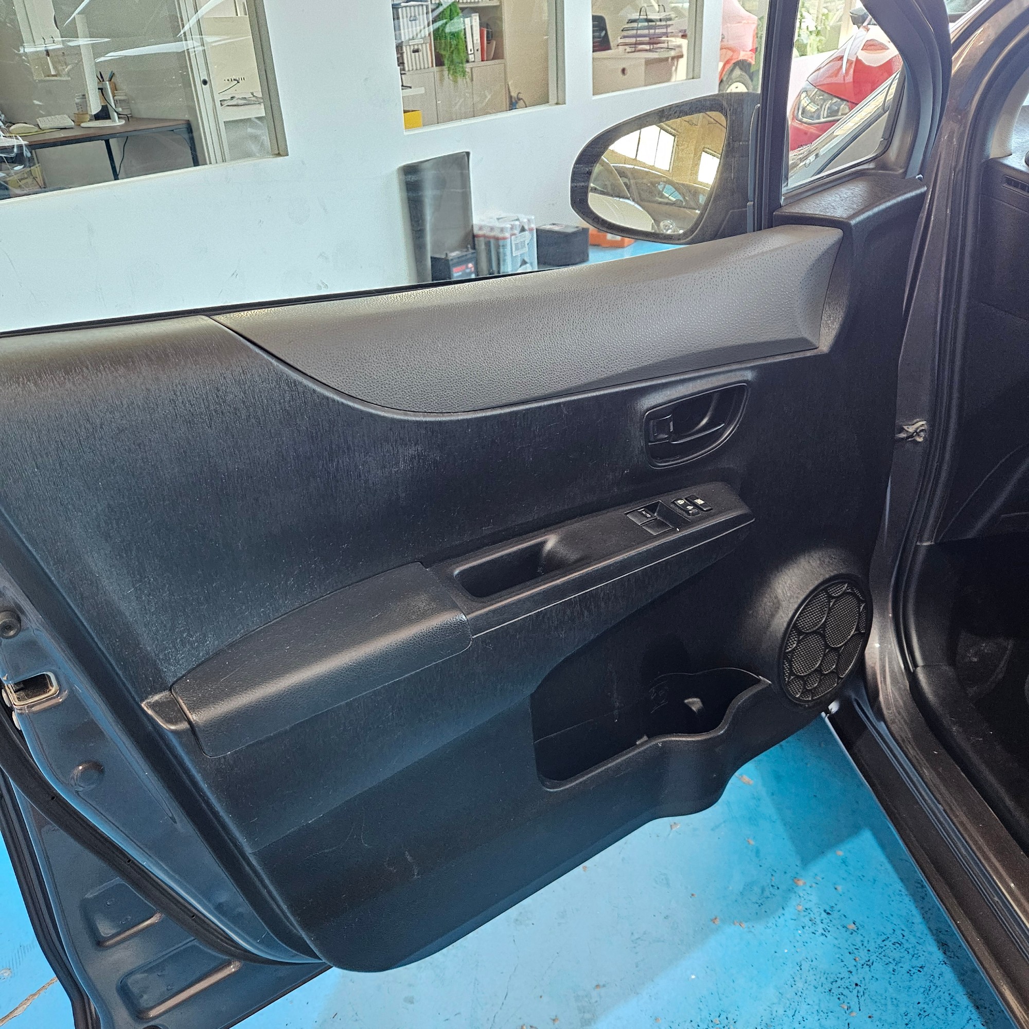 Toyota Yaris - 14