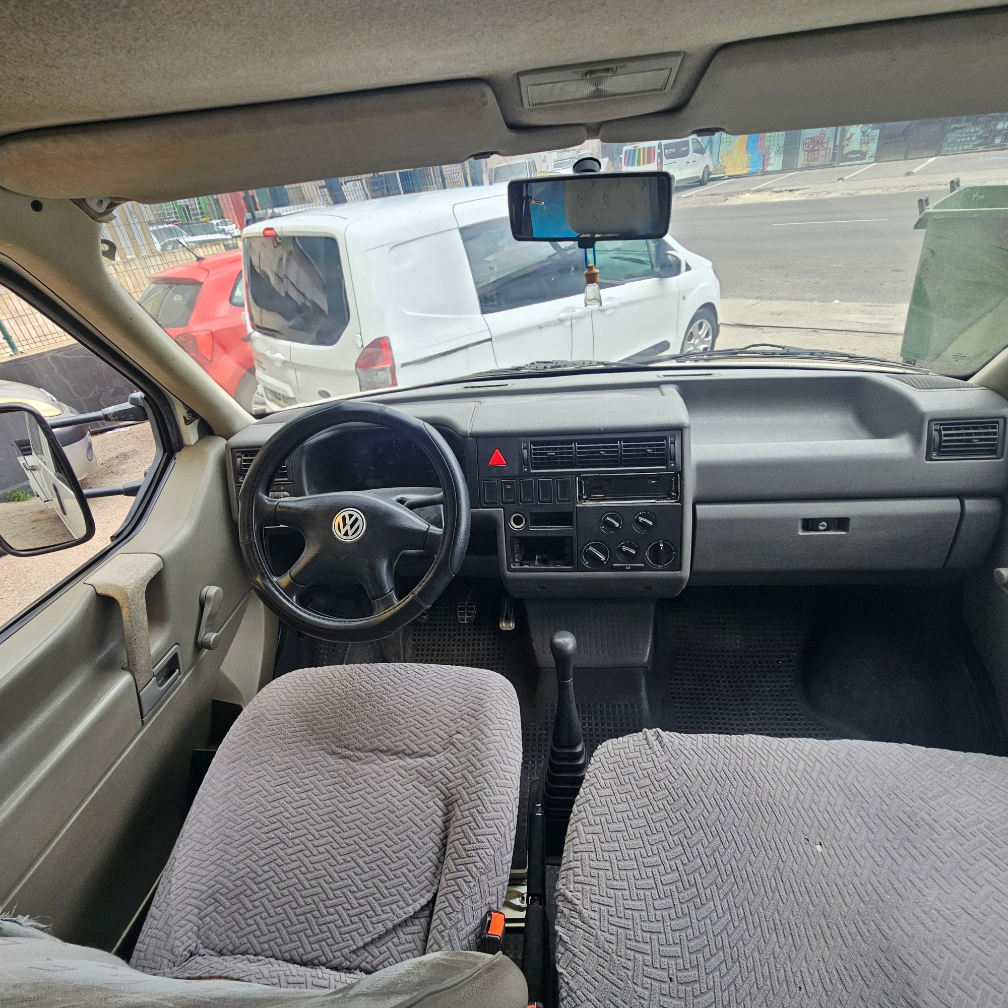 Volkswagen Transporter - 14