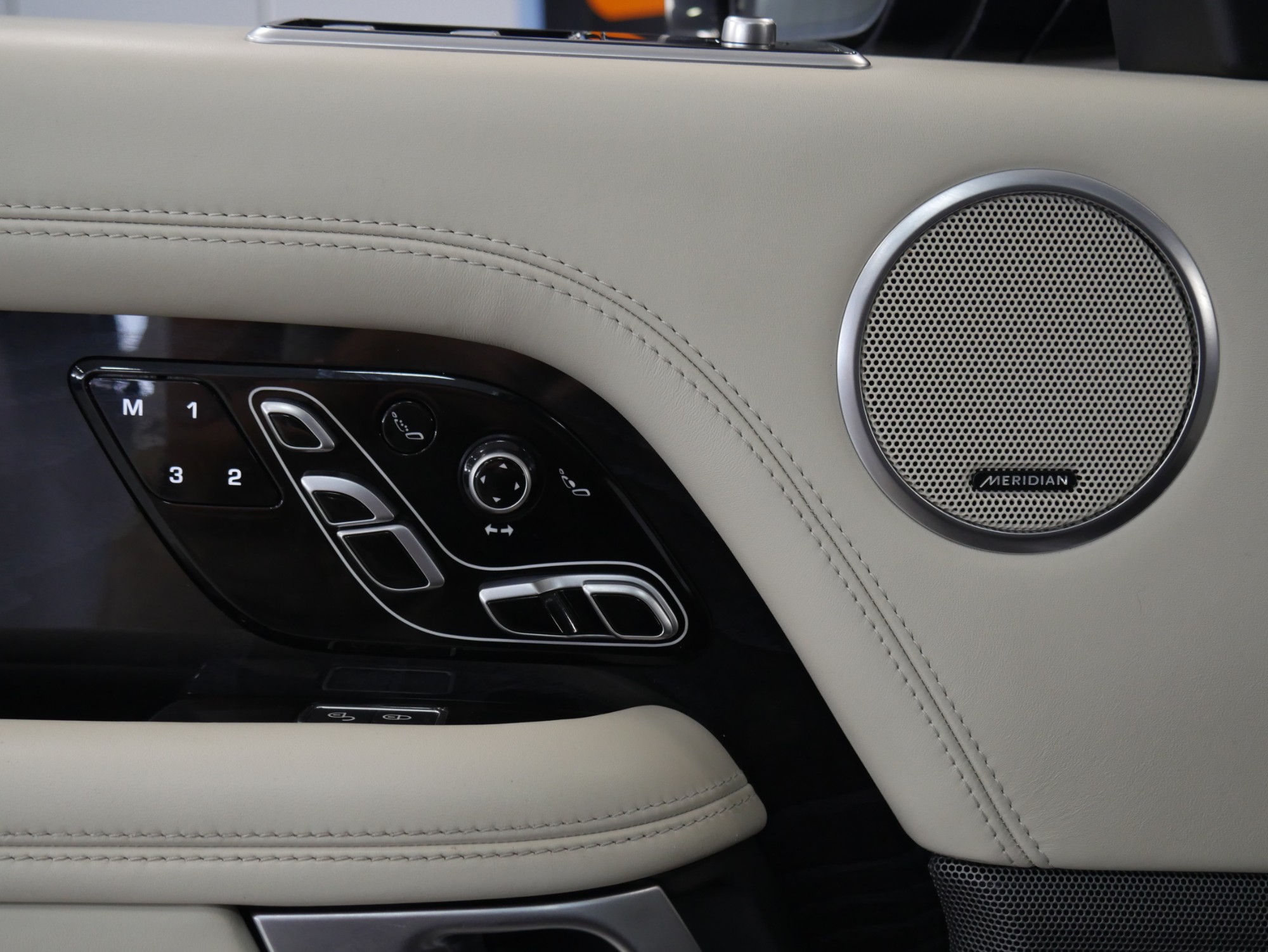 LANDROVER RANGE ROVER