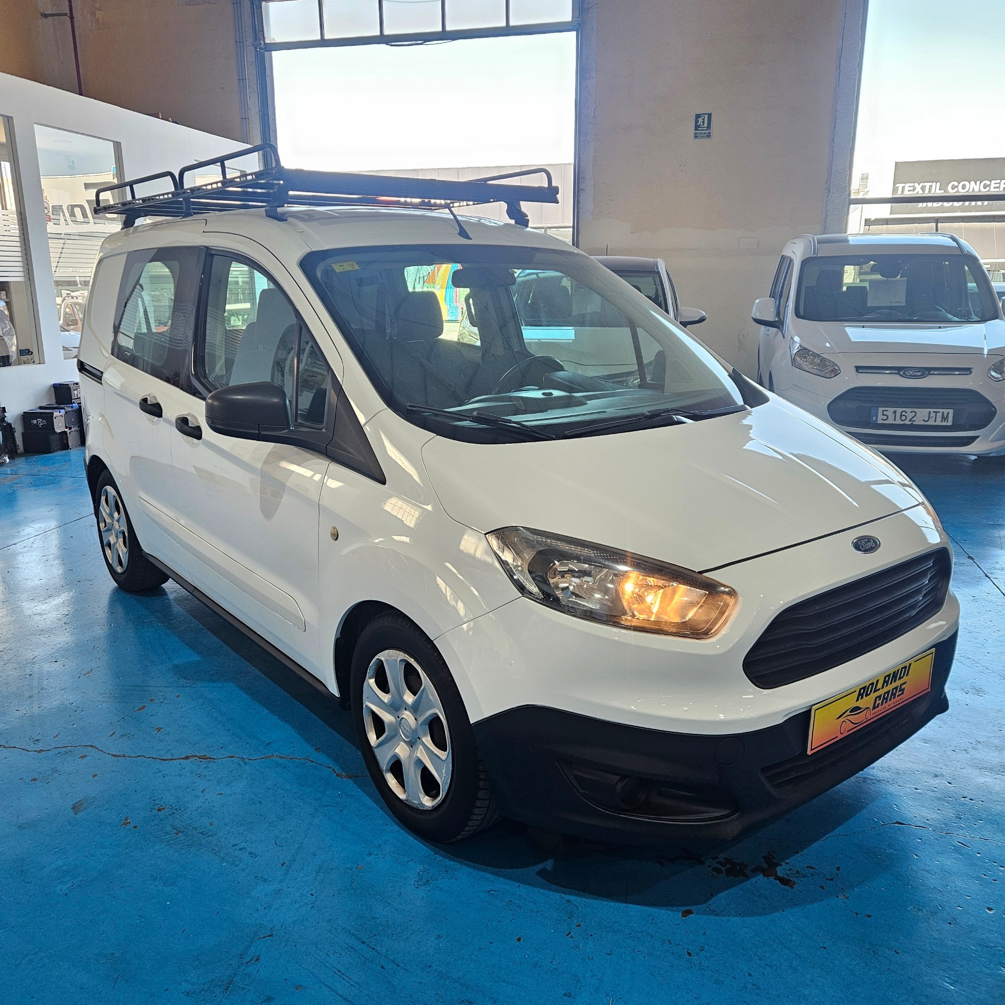 Ford Tourneo Courier - 2