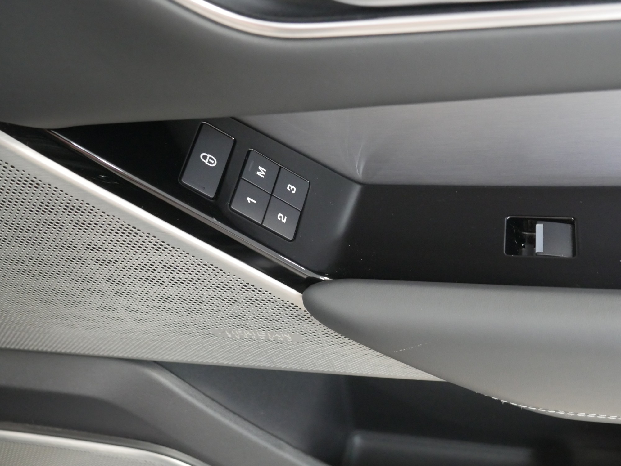 LANDROVER RANGE ROVER VELAR