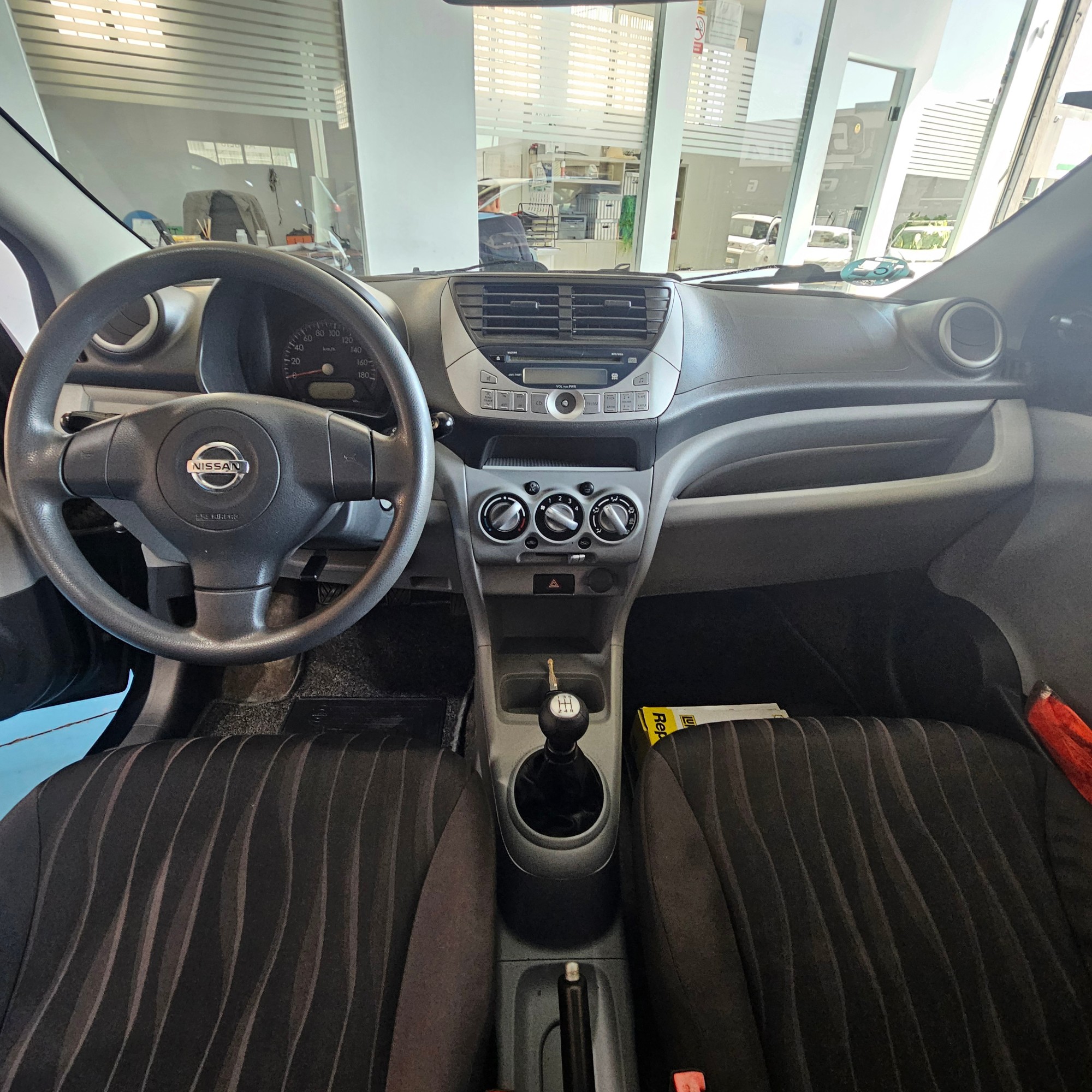 Nissan Pixo - 10