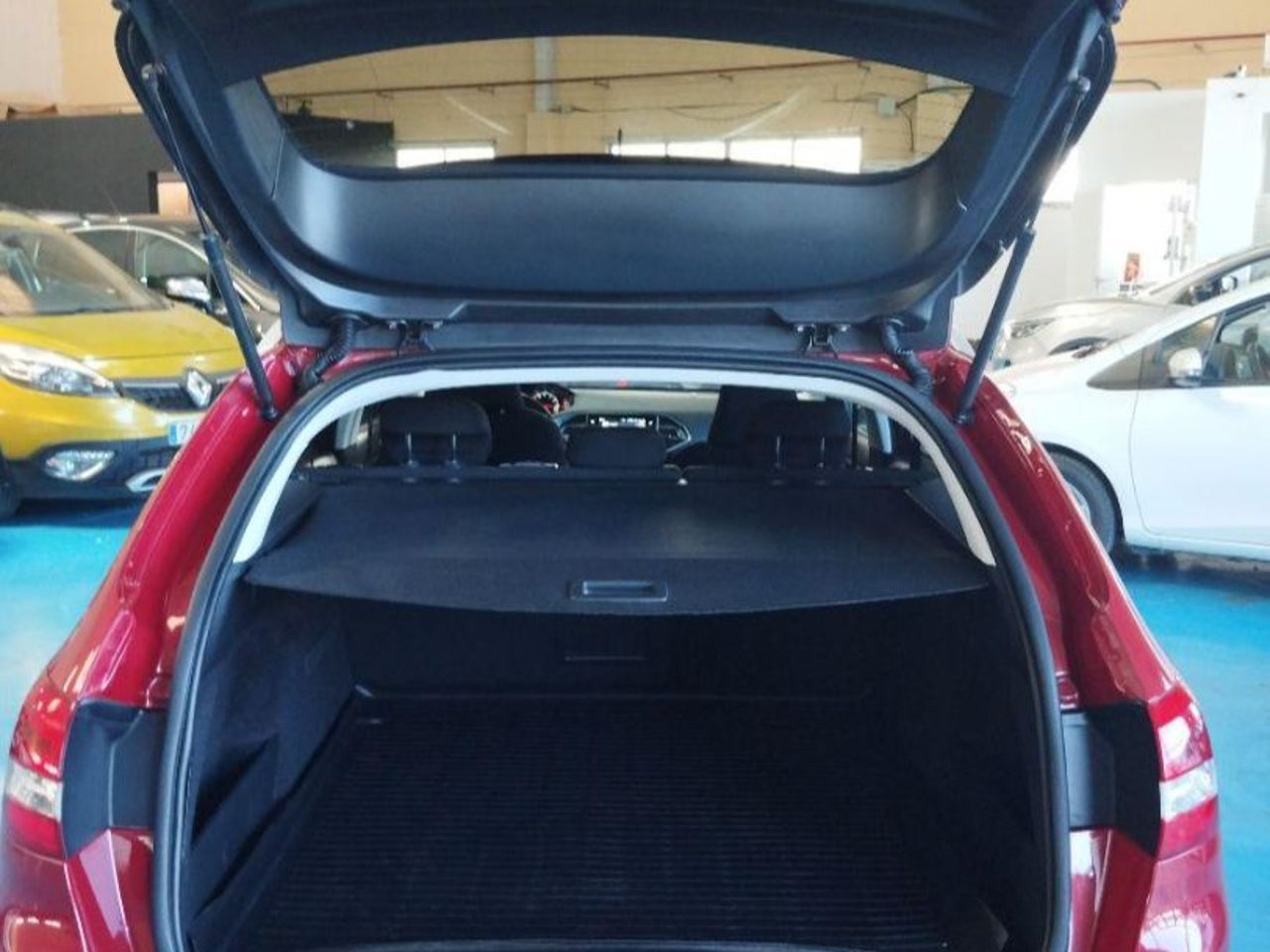 Peugeot 308 - 8