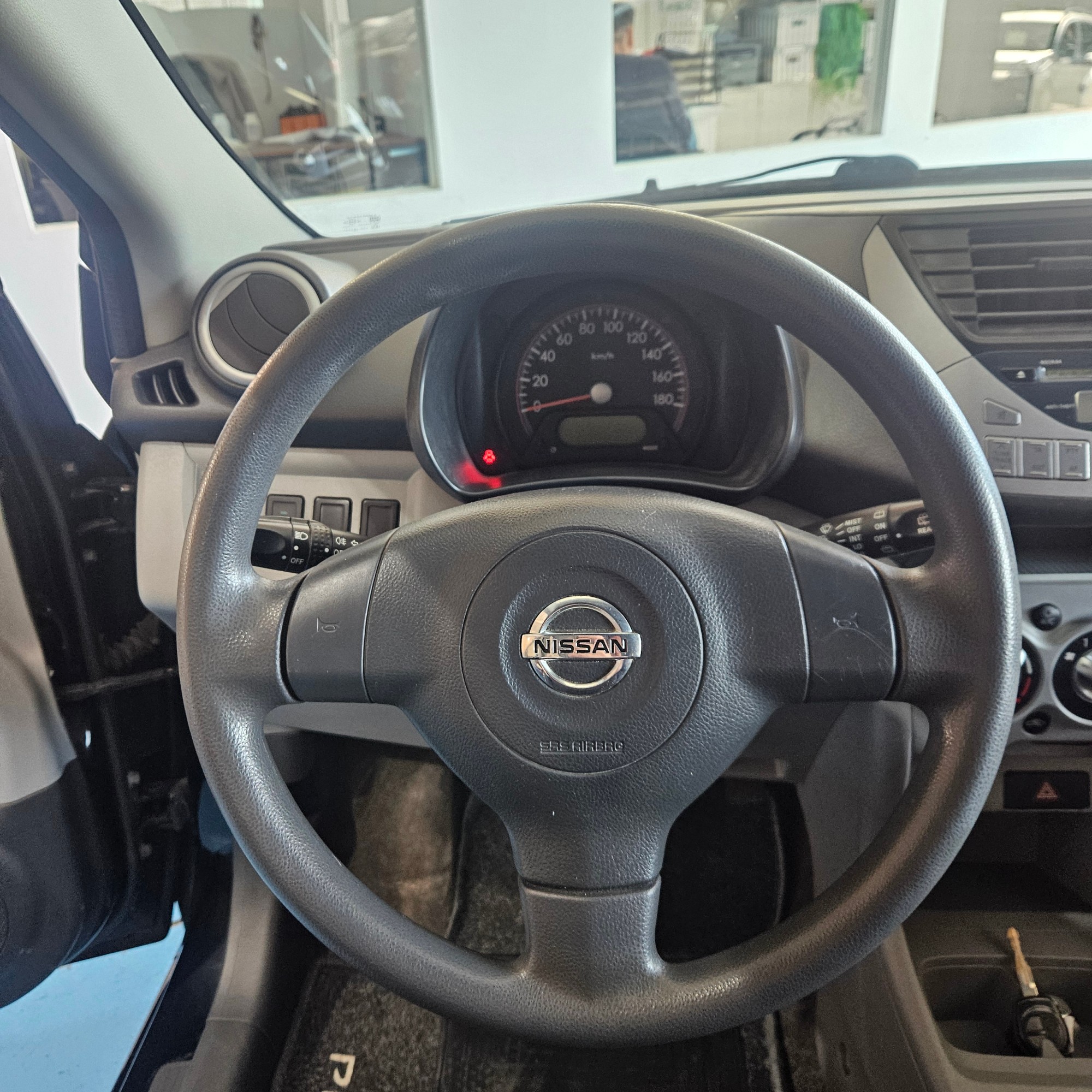 Nissan Pixo - 12