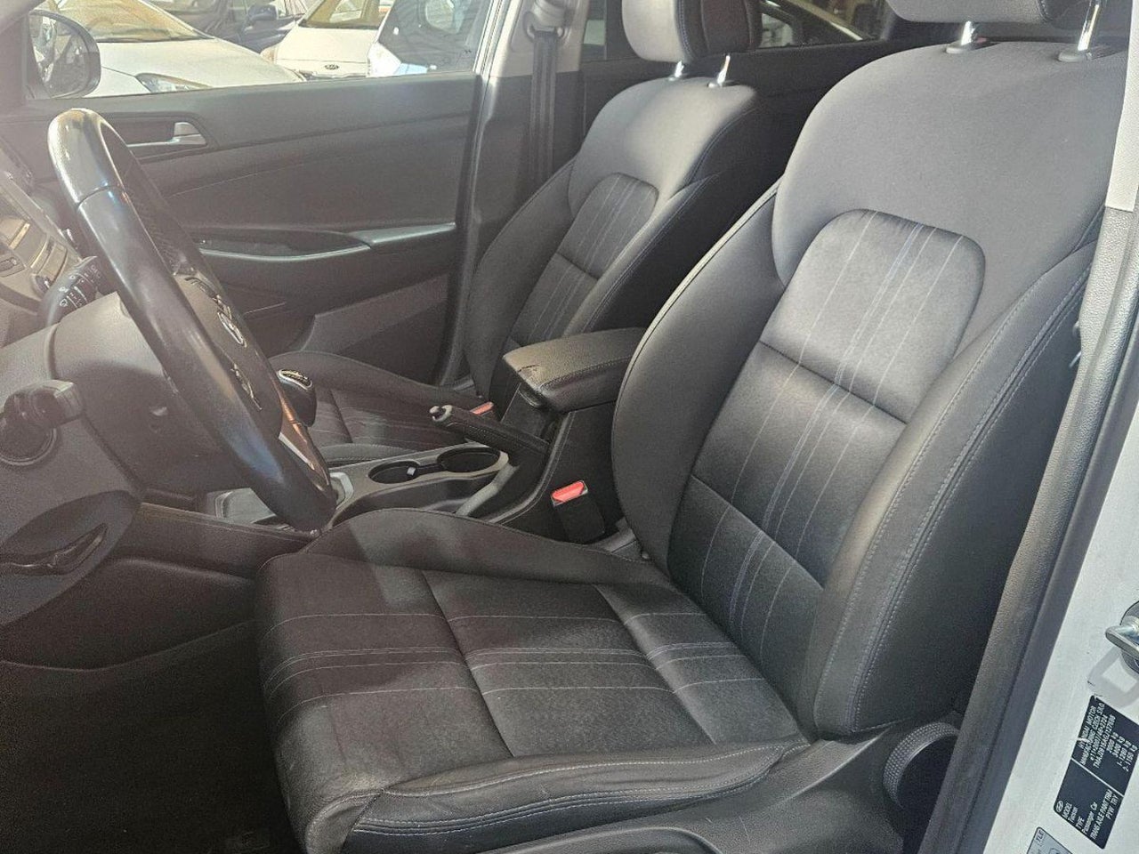 Hyundai TUCSON - 11