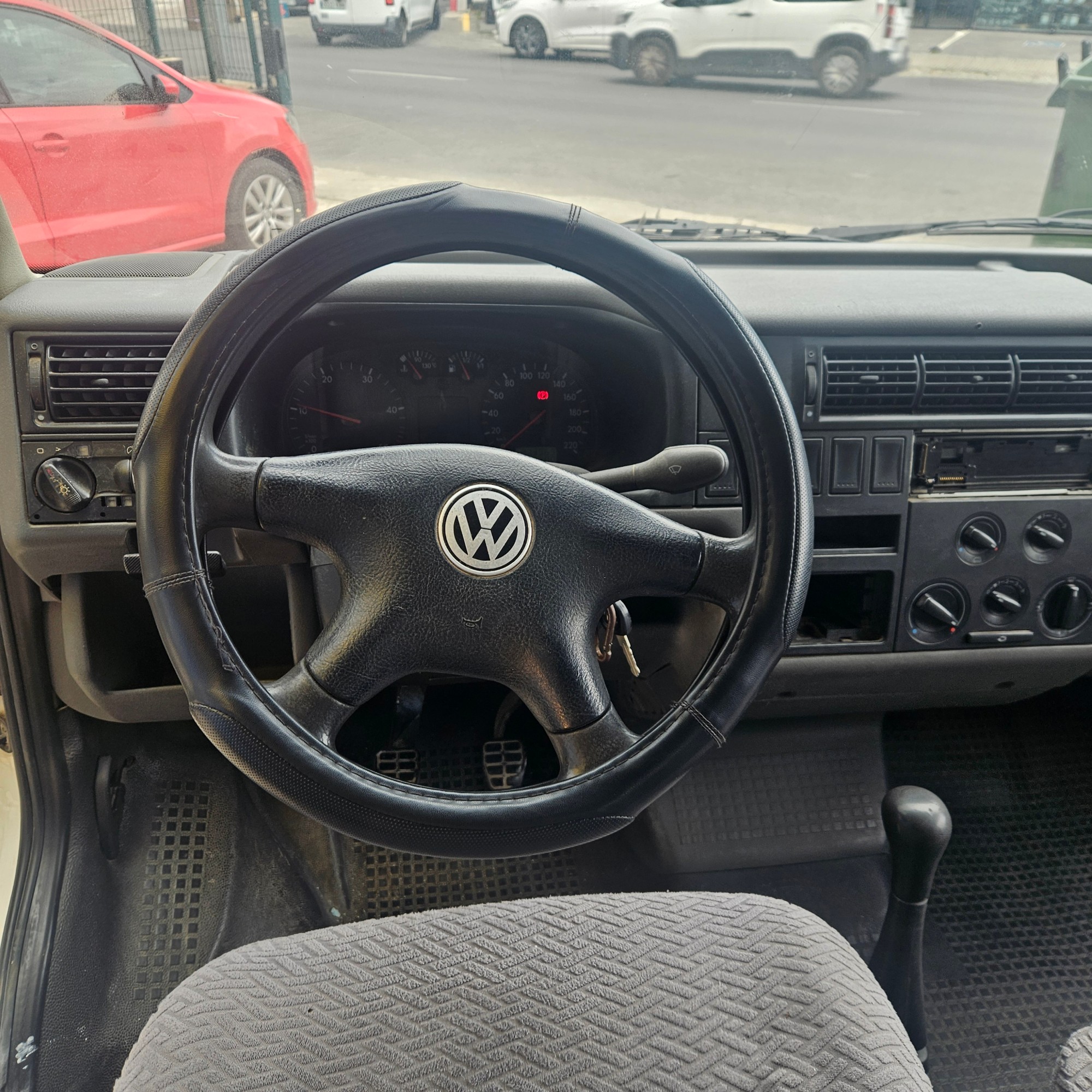 Volkswagen Transporter - 11