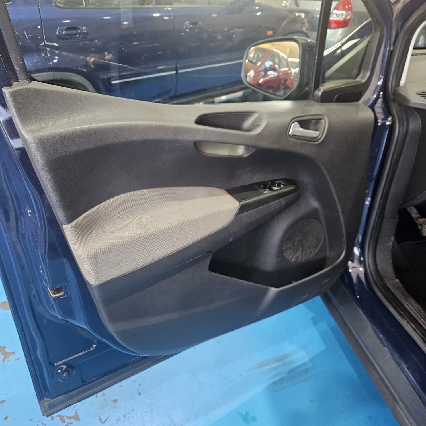 Ford Tourneo Courier - 10