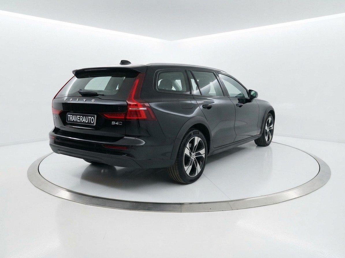 VOLVO V60 CROSS COUNTRY