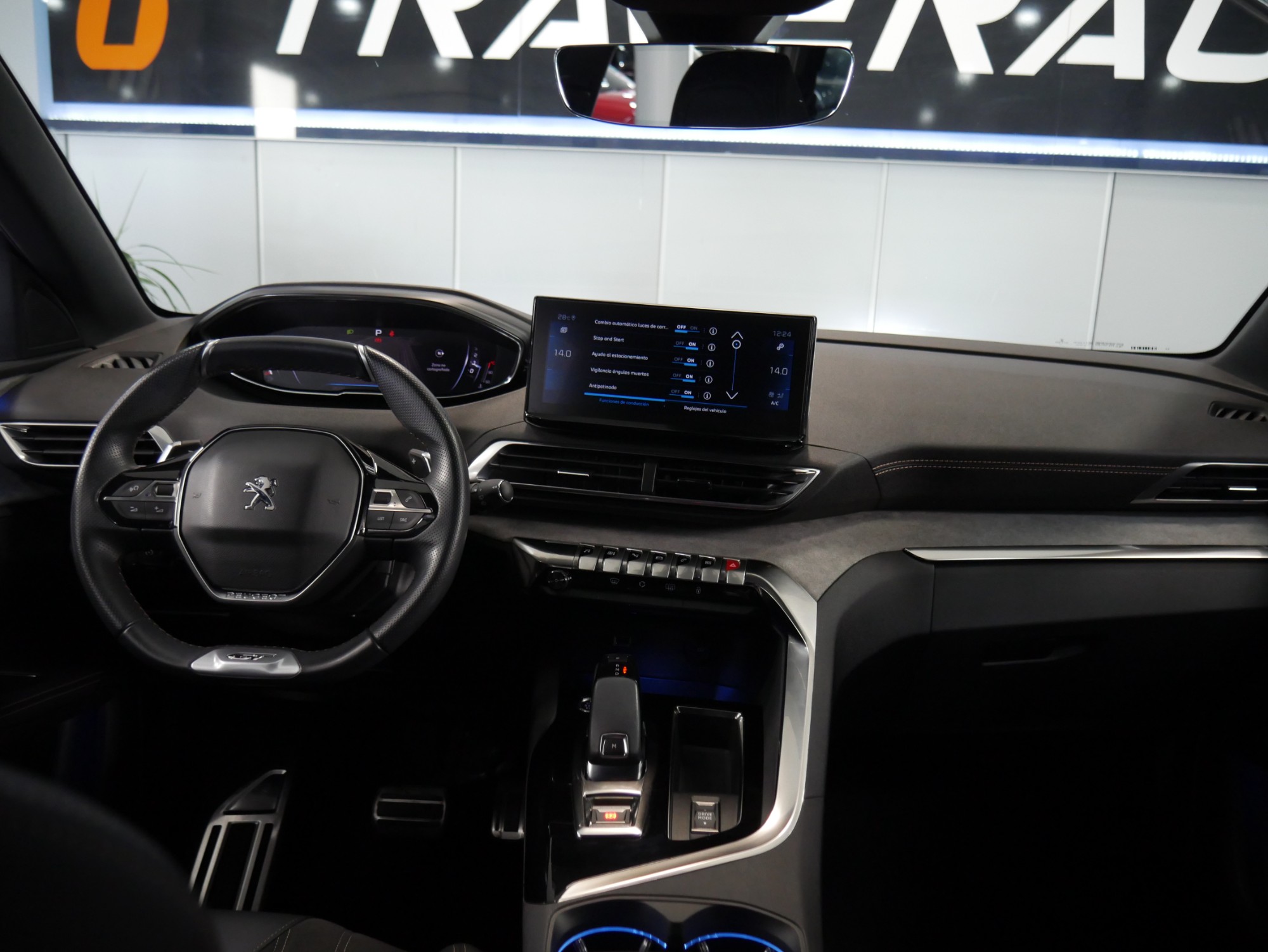PEUGEOT 5008