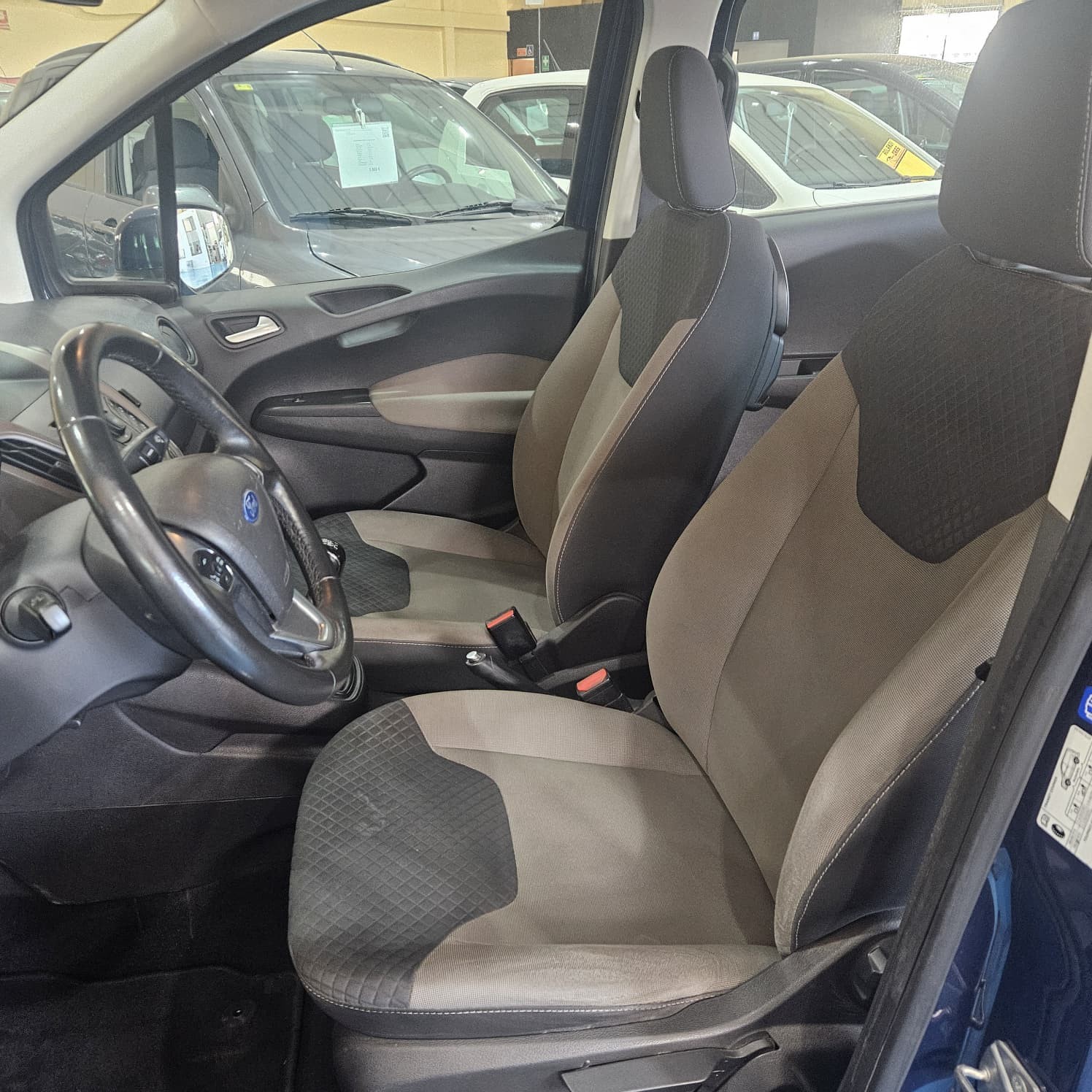 Ford Tourneo Courier - 13