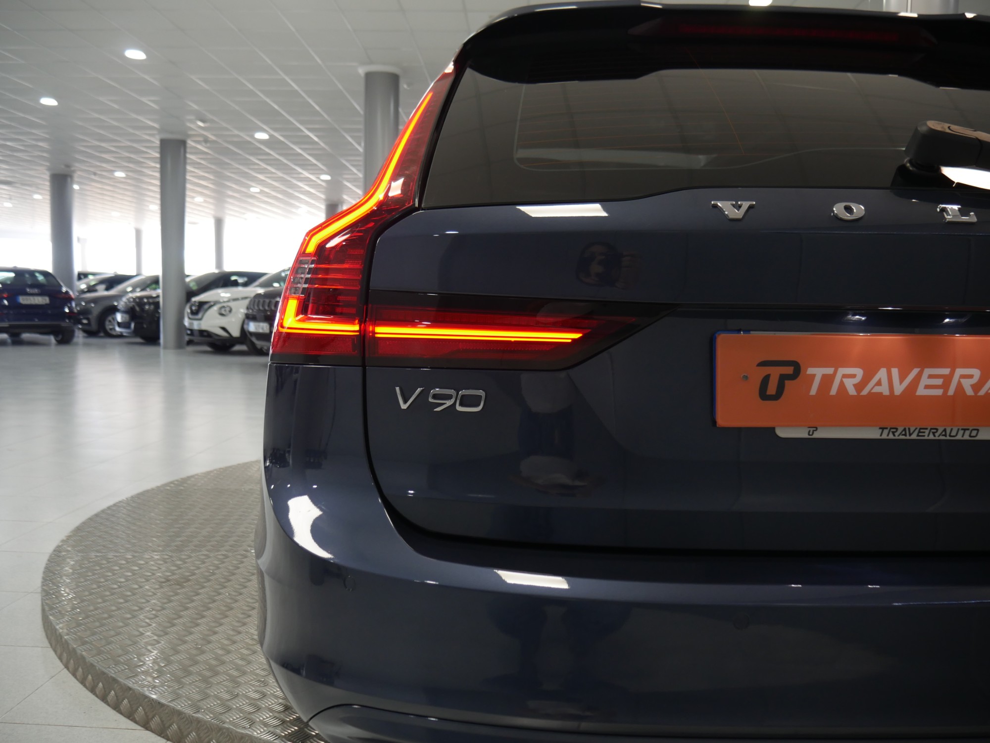 VOLVO V90