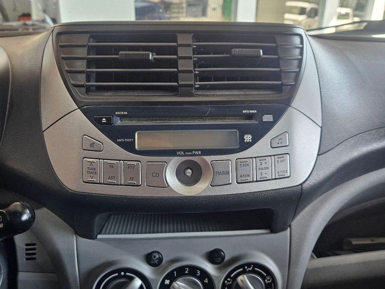 Nissan Pixo - 15