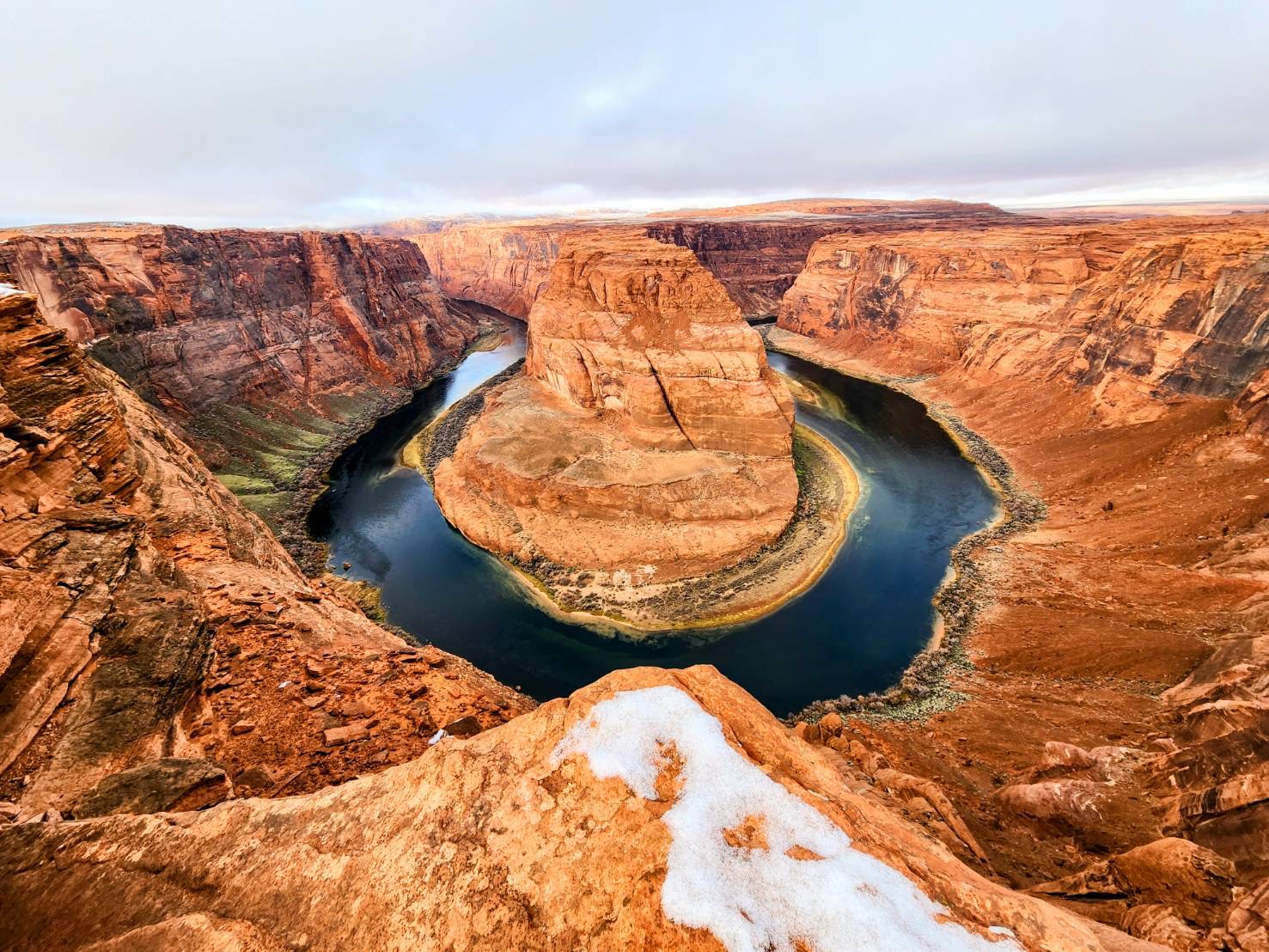Horseshoe bend in winte… United States (Las Vegas) Curated travel media in the time of COVID