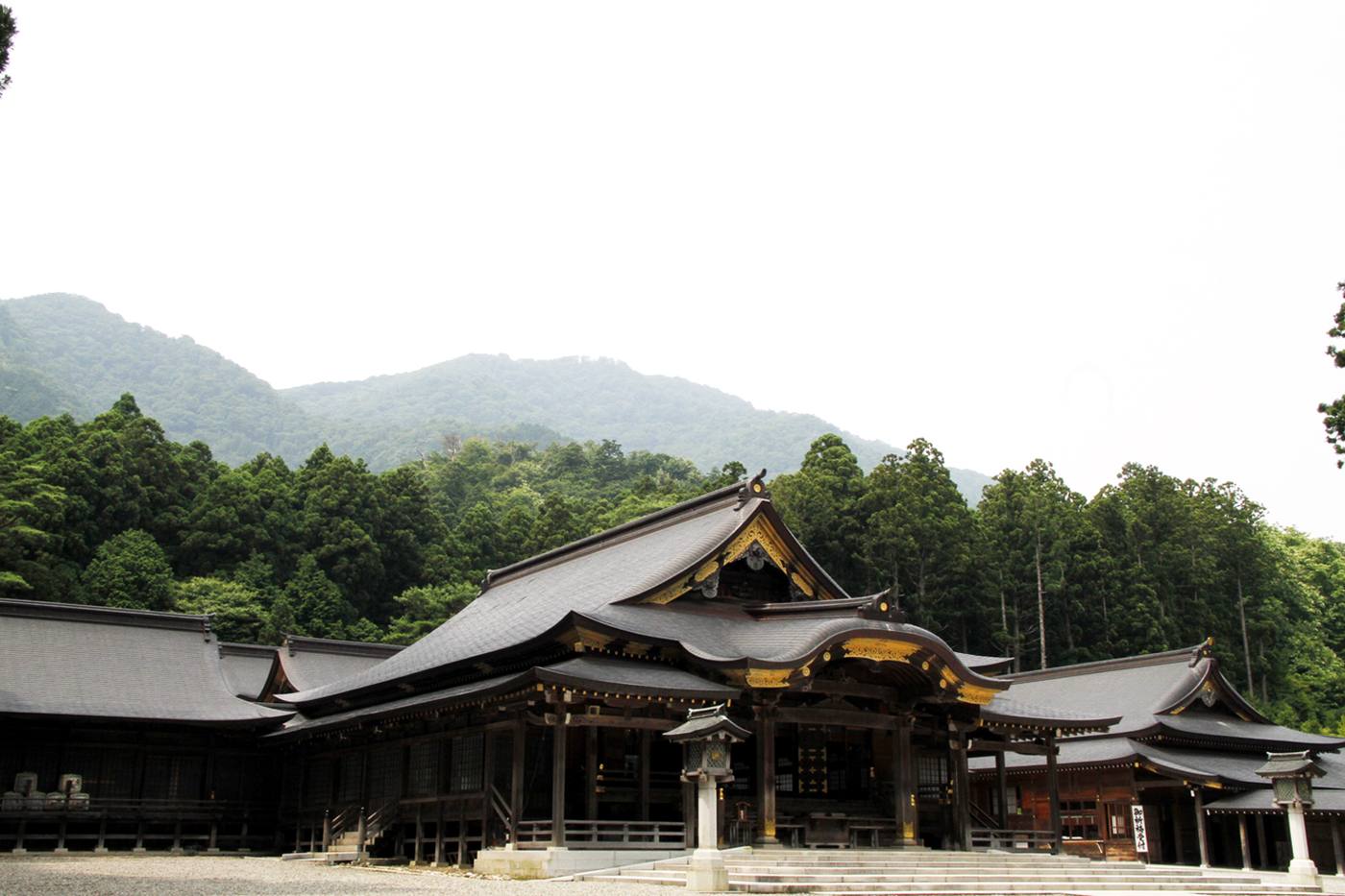 新潟県随一のパワースポット！彌彦神社を訪ねる image