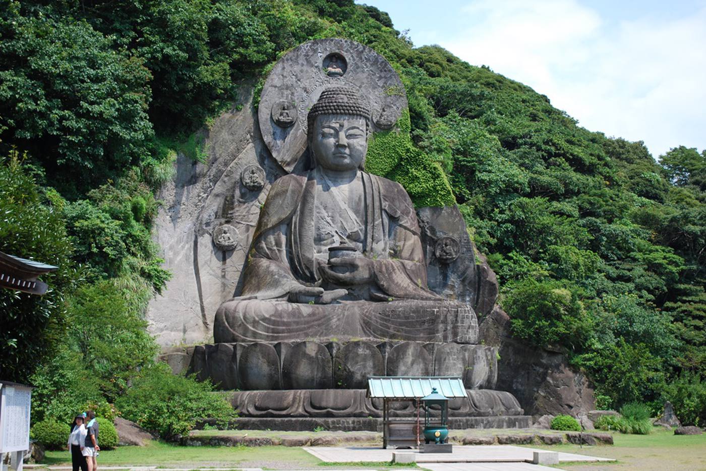 【鋸‌山】‌海‌底‌を‌通っ‌て‌日‌本‌一‌の‌磨‌崖‌仏‌を‌見‌に‌行‌く image