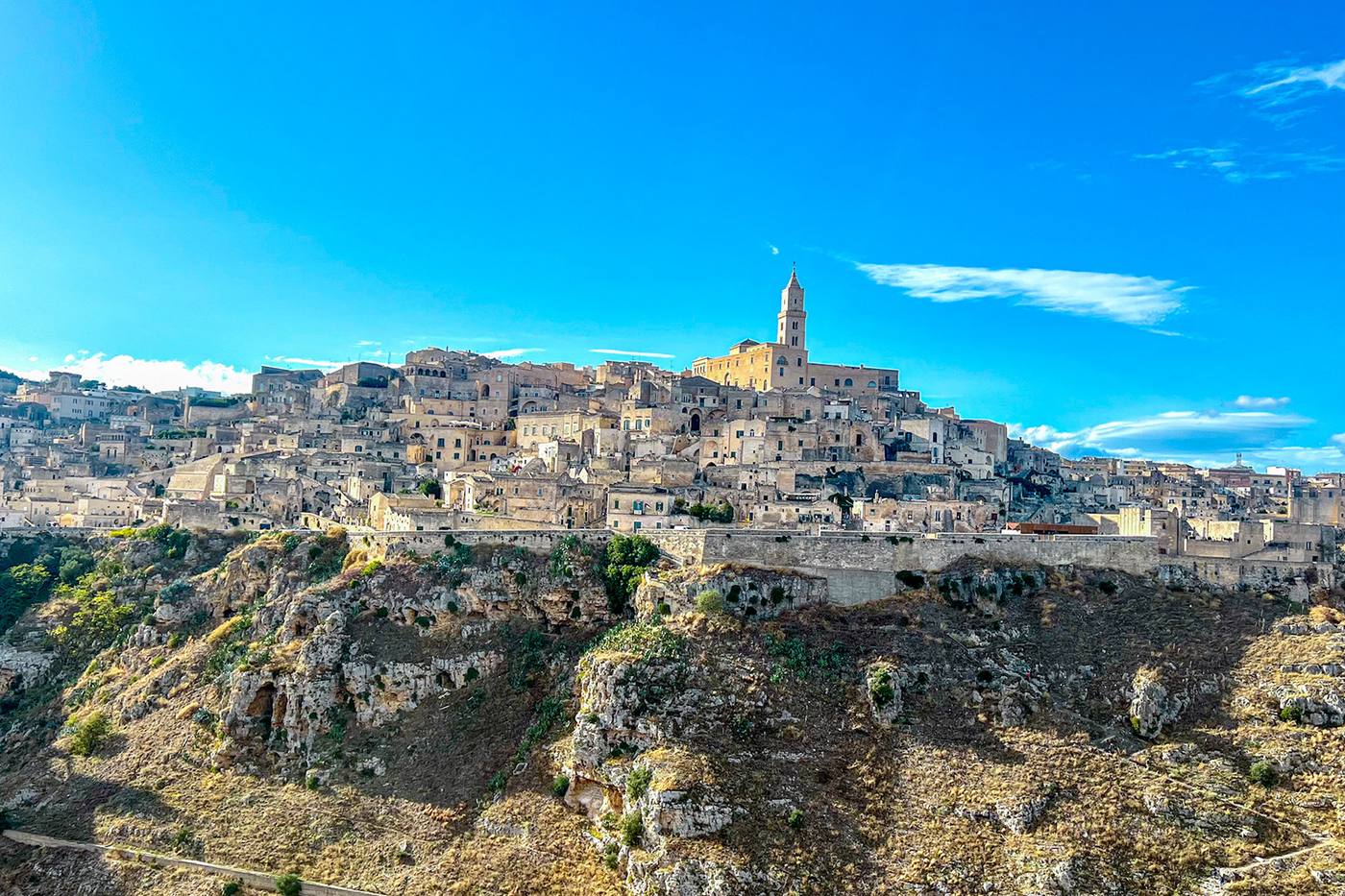 【イタリア】世界遺産の洞窟住居「マテーラ」｜おすすめスポット4選！廃虚美漂う街を探索しよう image