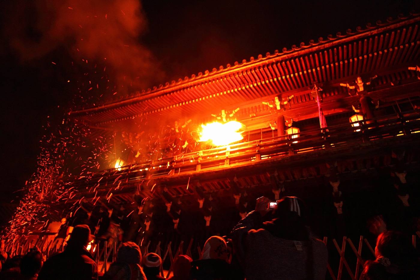 【2024年3月】東大寺「お水取り」とは？由来、日程、見どころまで徹底解説！ image