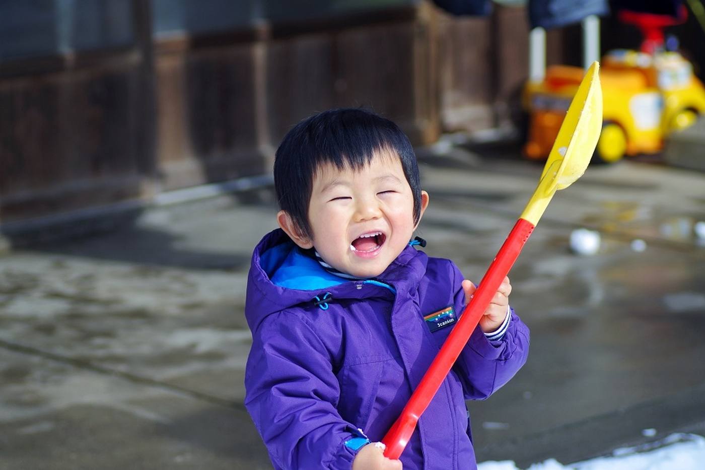 【定番＆本格】雪で目いっぱい遊ぼう♪子どもが楽しめる雪遊びグッズ7選 image