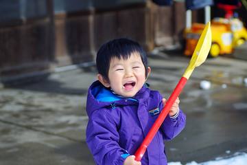 【定番＆本格】雪で目いっぱい遊ぼう♪子どもが楽しめる雪遊びグッズ7選