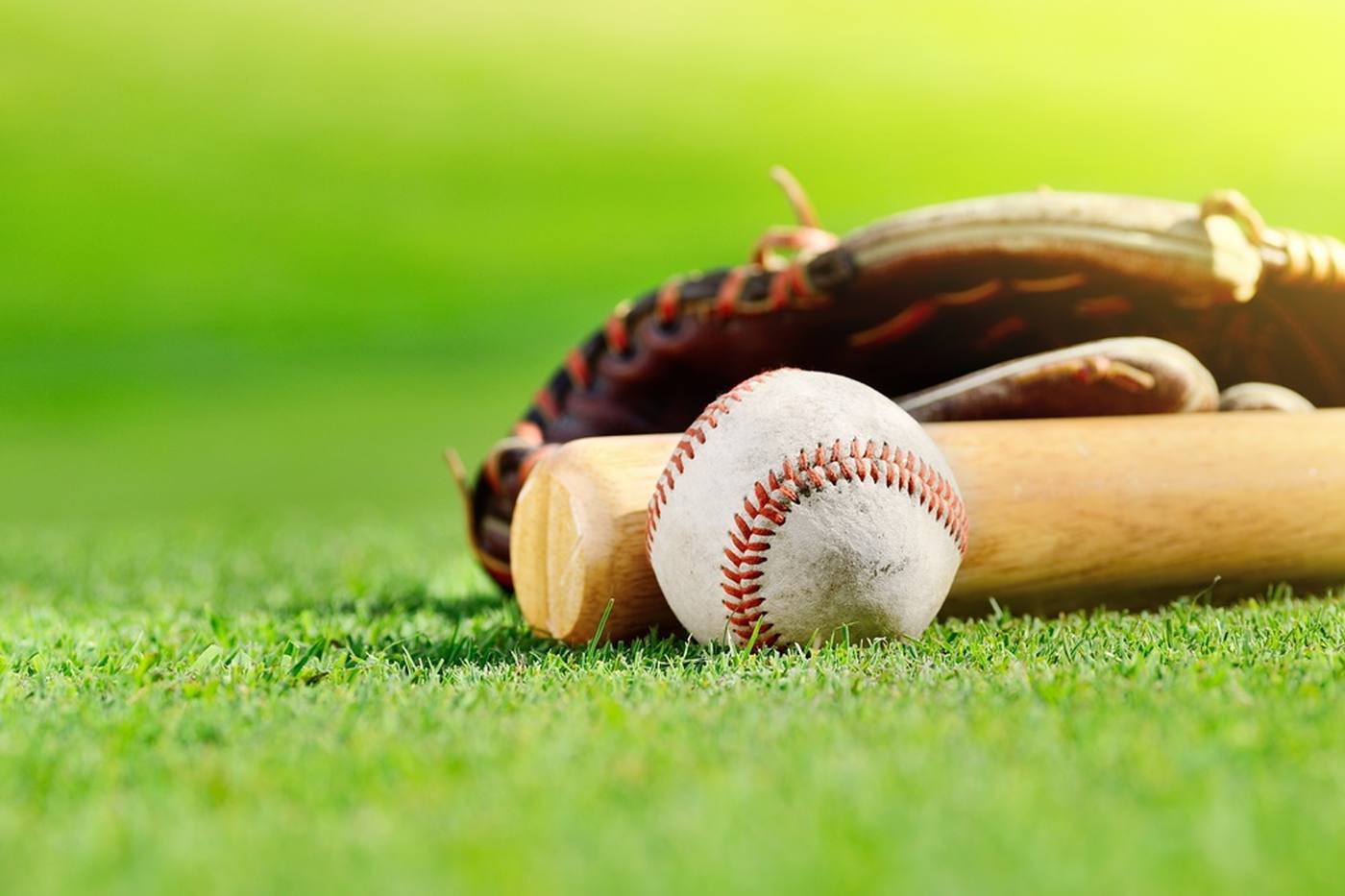 【8月9日は野球の日】夏は高校野球の季節！自宅でも球場でも、野球観戦の楽しみ方を解説 image