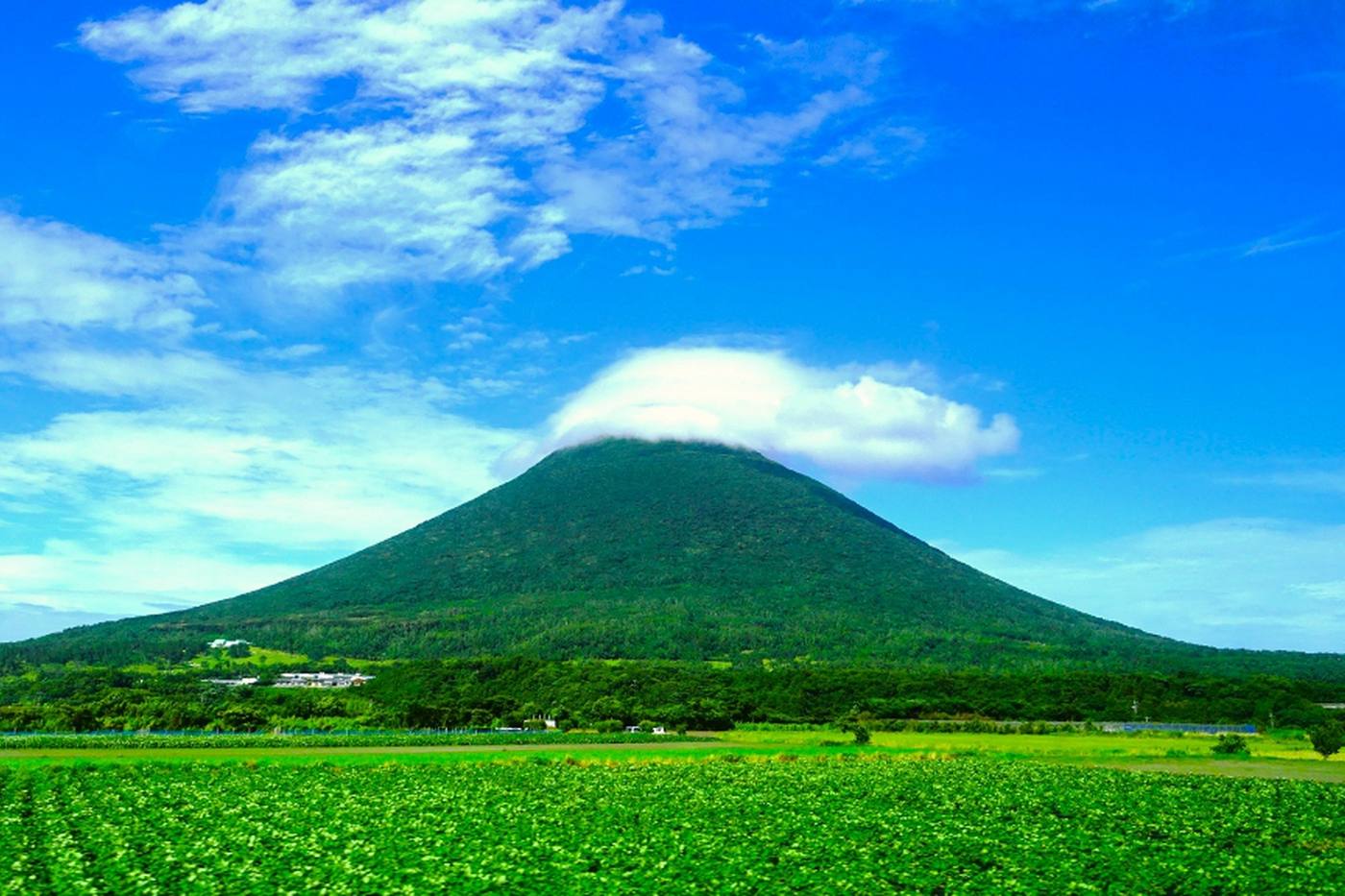 【百名山】美しき薩摩富士・開聞岳に登ろう！その魅力と登山コースをご紹介＜鹿児島＞ image