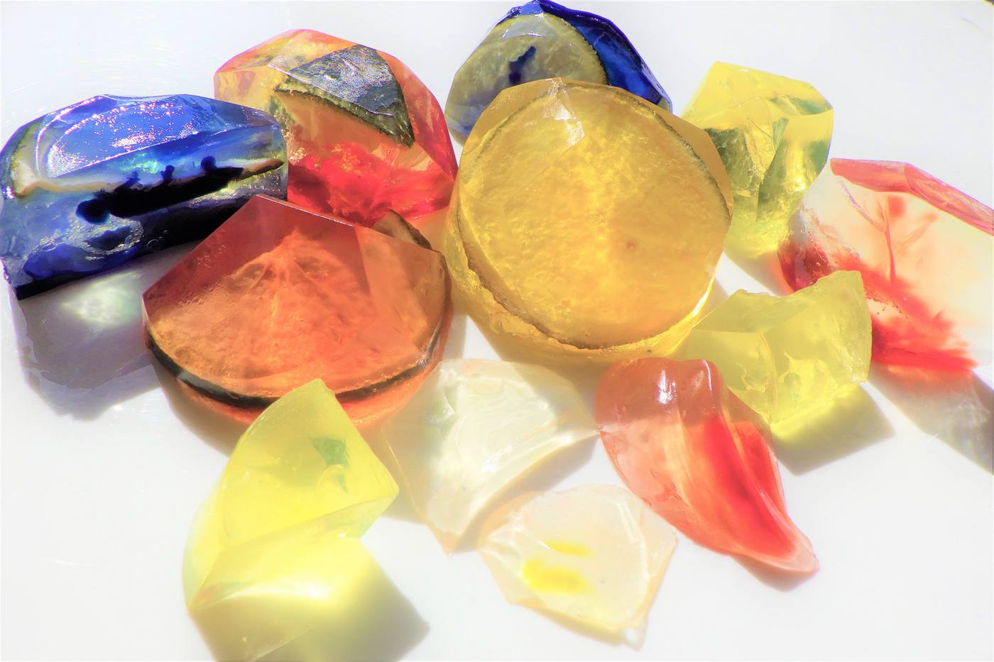 SNSやメディアで話題！家庭菜園で収穫した果実で「宝石石鹸」をつくってみました image