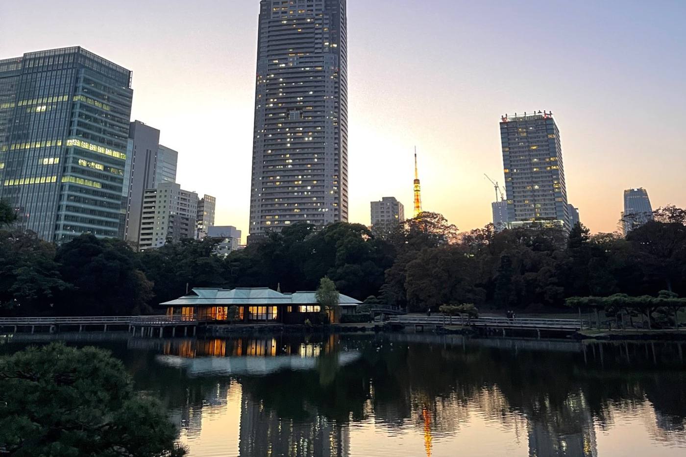 都会でしか見られない景色がここに！浜離宮恩賜庭園で歴史に触れる休日 image