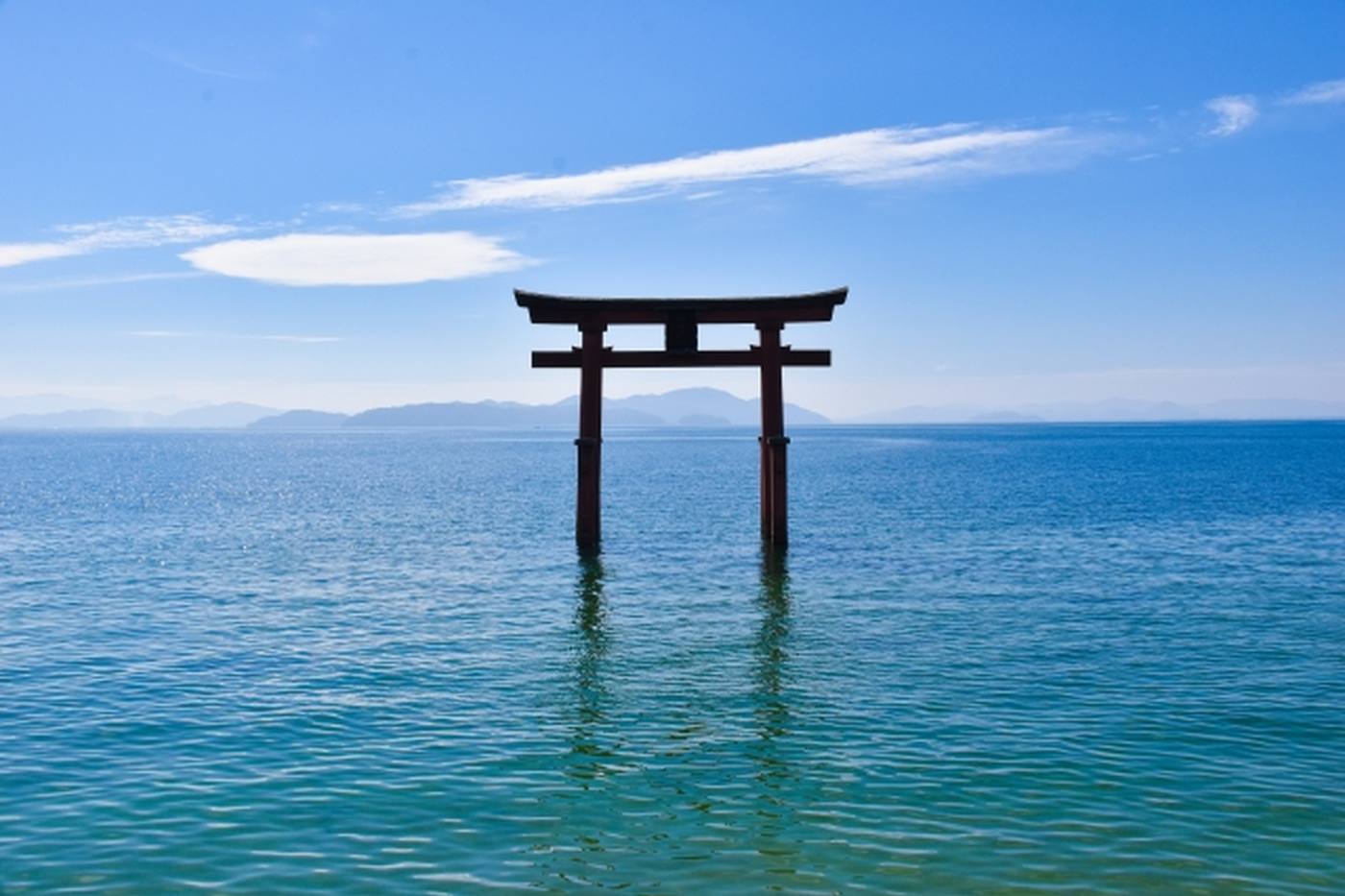 【神秘的な絶景へ】湖の中に浮かぶ鳥居？滋賀の白鬚神社の見どころ&周辺スポット4選 image