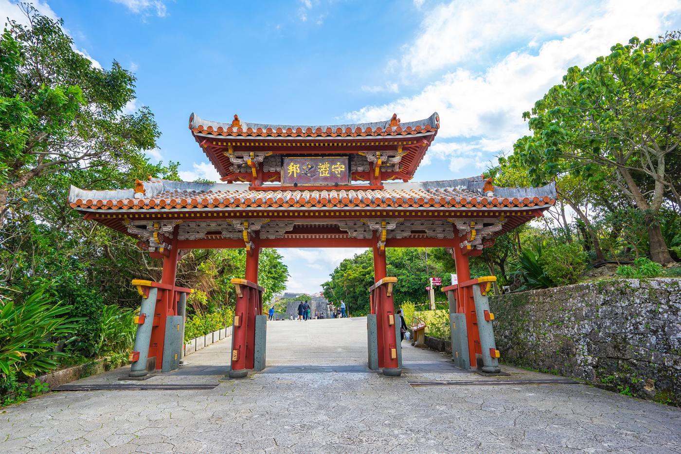 What is Shuri Castle? Basic information about a popular tourist spot where you can learn about Okinawa's history. image