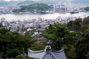 「旅ラン 尾道 編」|  坂道を夢中で駆け上がると、そこには猫がいた