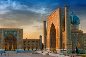 【ウズベキスタン】東洋と西洋が織り混ざる、世界遺産の街へ