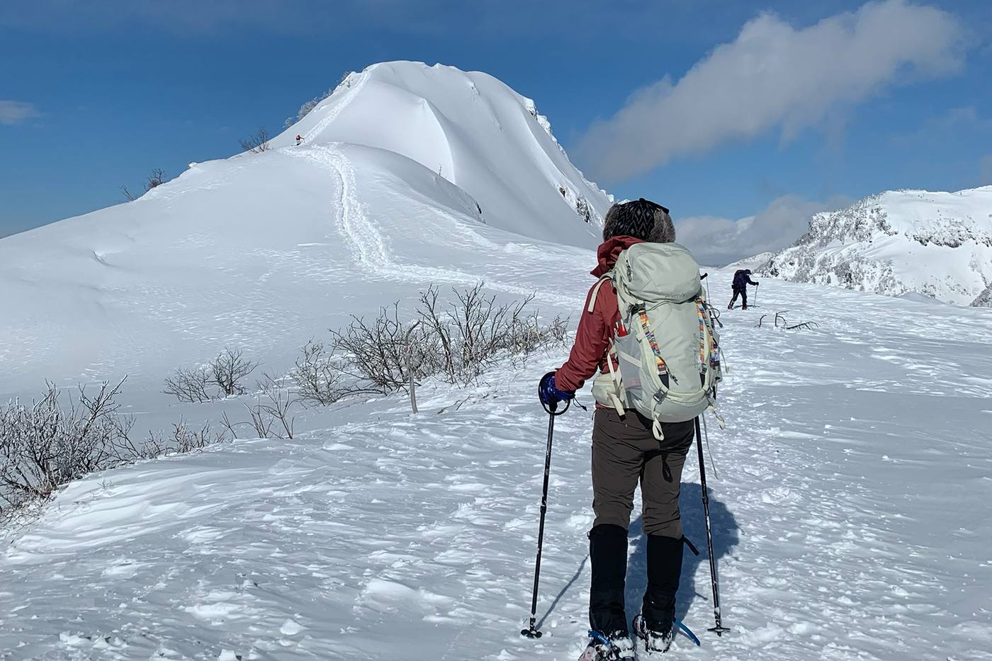 【白銀の世界を雪歩き】この冬こそチャレンジ！初心者スノーハイキングの道具紹介＆始め方 image